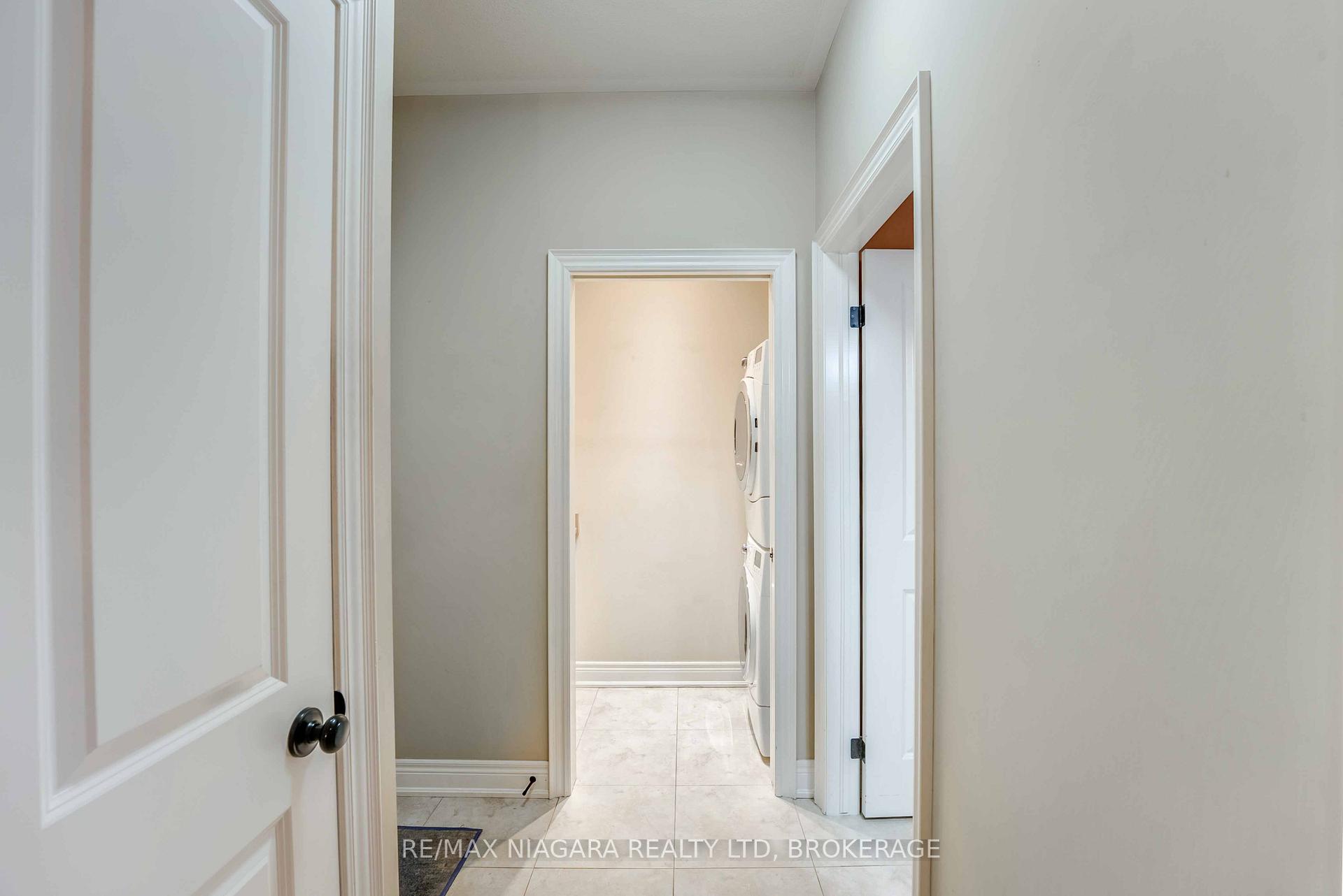 Photo 20 of 24 Emerald Common, St. Catharines, Lakeshore — HOMEH