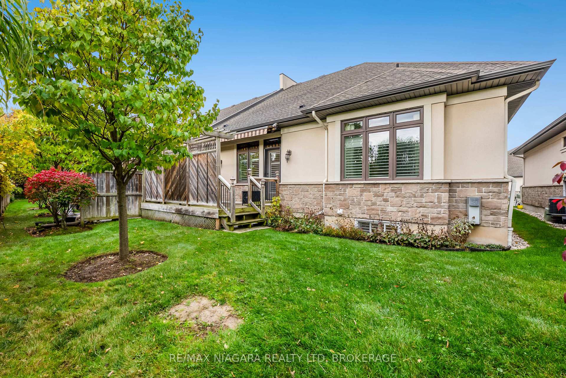 Photo 35 of 24 Emerald Common, St. Catharines, Lakeshore — HOMEH