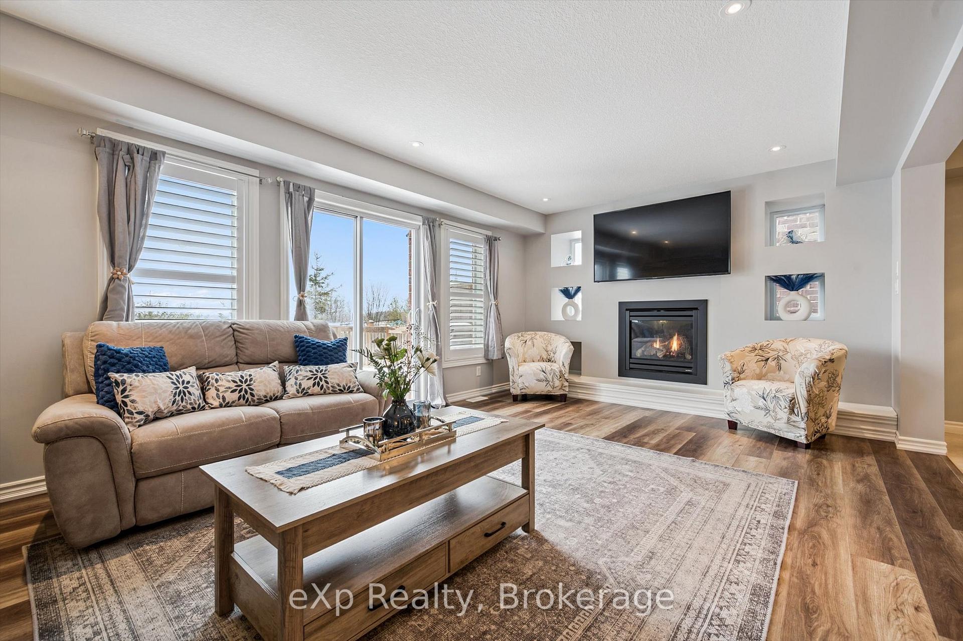 Photo 11 of 139 Couling Crescent, Guelph, Grange Road — HOMEH