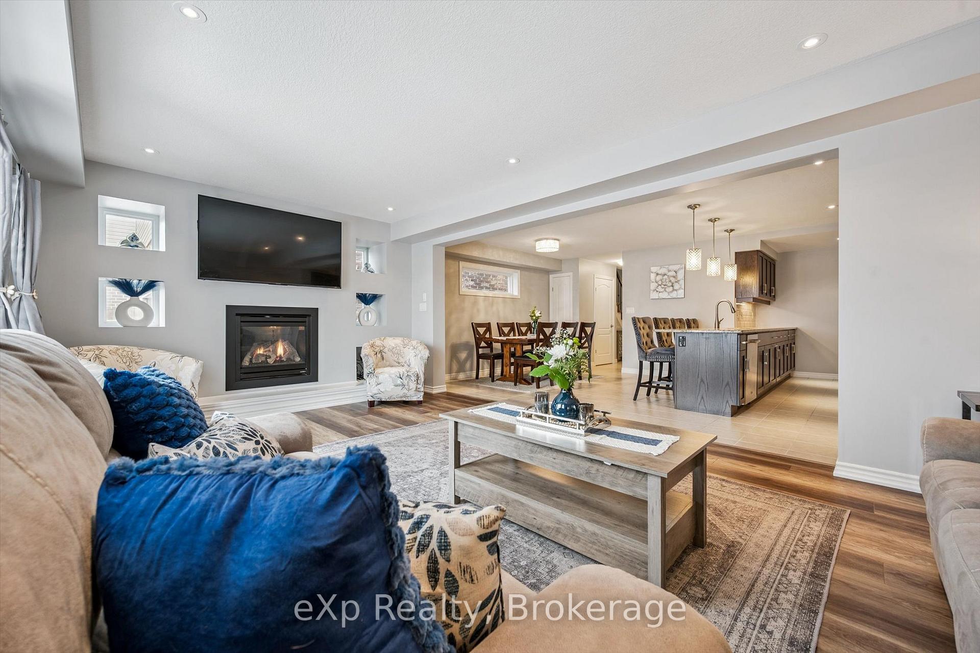 Photo 12 of 139 Couling Crescent, Guelph, Grange Road — HOMEH