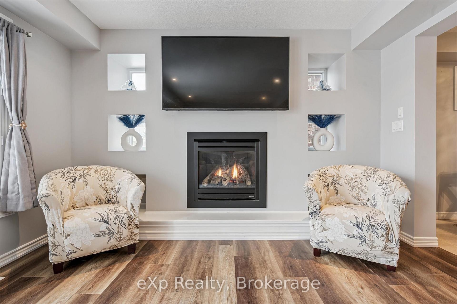 Photo 13 of 139 Couling Crescent, Guelph, Grange Road — HOMEH