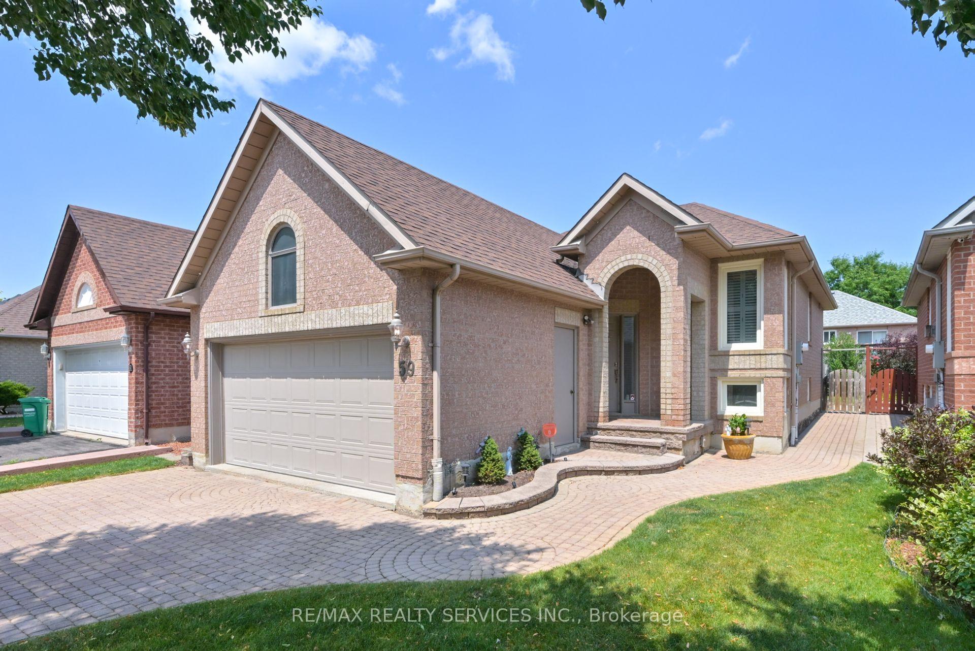 Photo 2 of 59 Springview Drive, Brampton, Brampton West — HOMEH