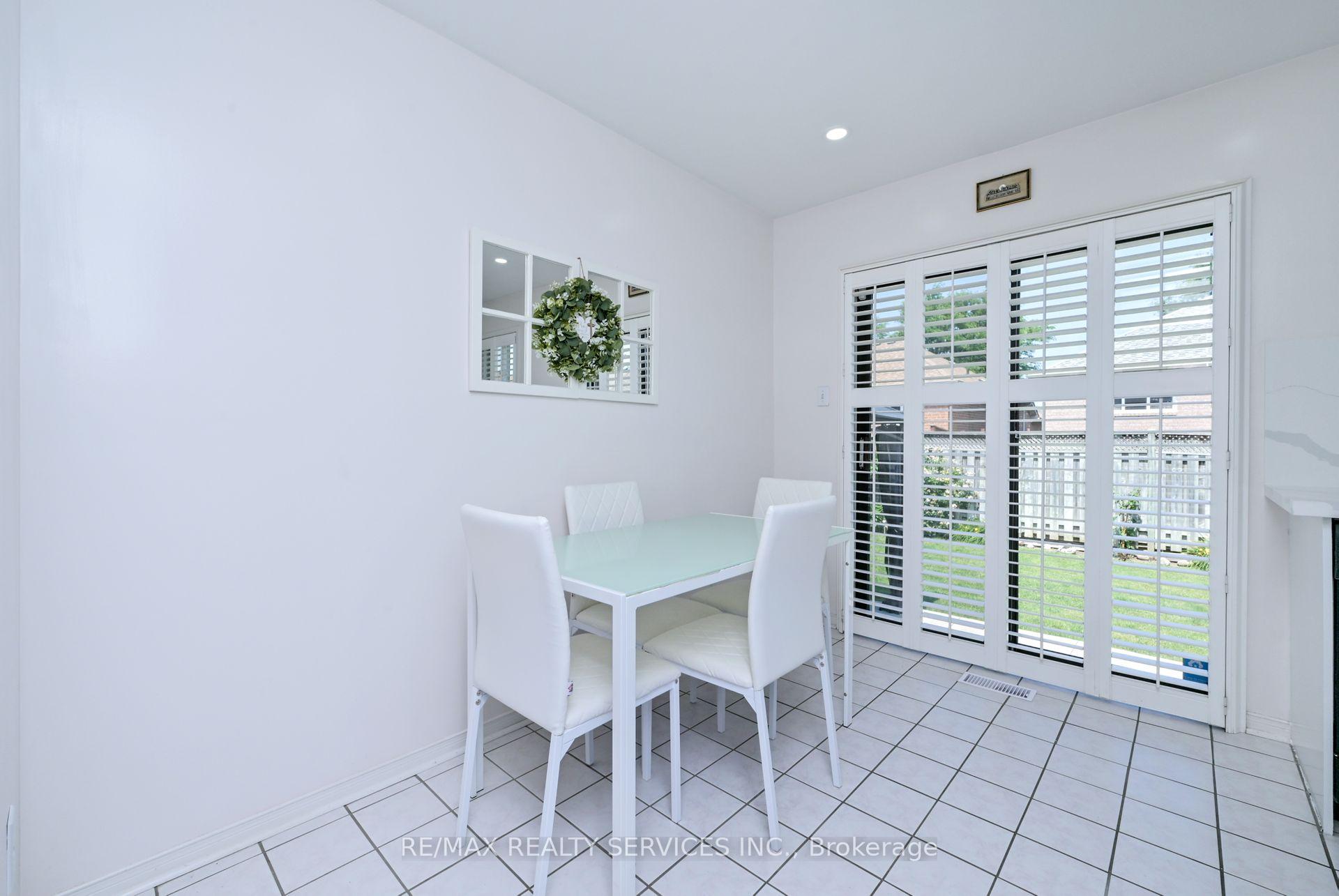 Photo 8 of 59 Springview Drive, Brampton, Brampton West — HOMEH