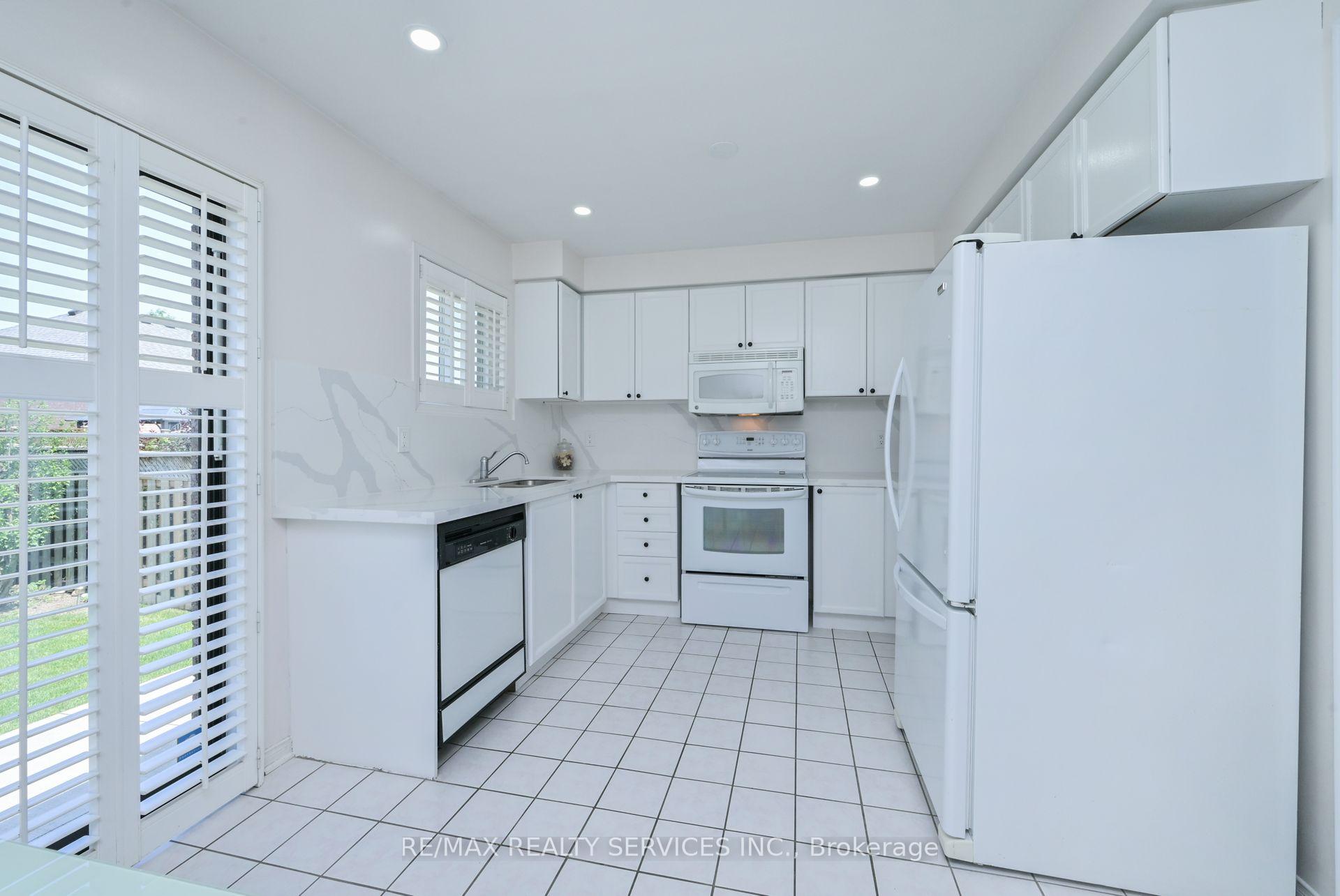 Photo 9 of 59 Springview Drive, Brampton, Brampton West — HOMEH