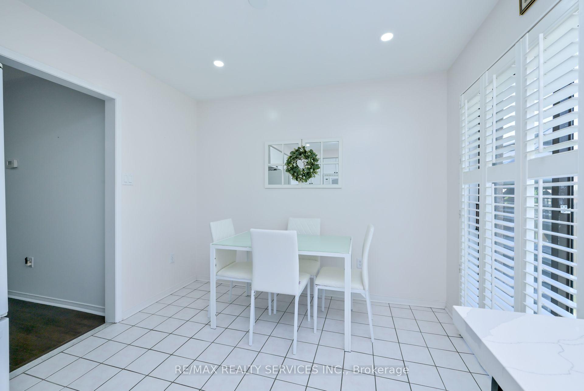 Photo 10 of 59 Springview Drive, Brampton, Brampton West — HOMEH