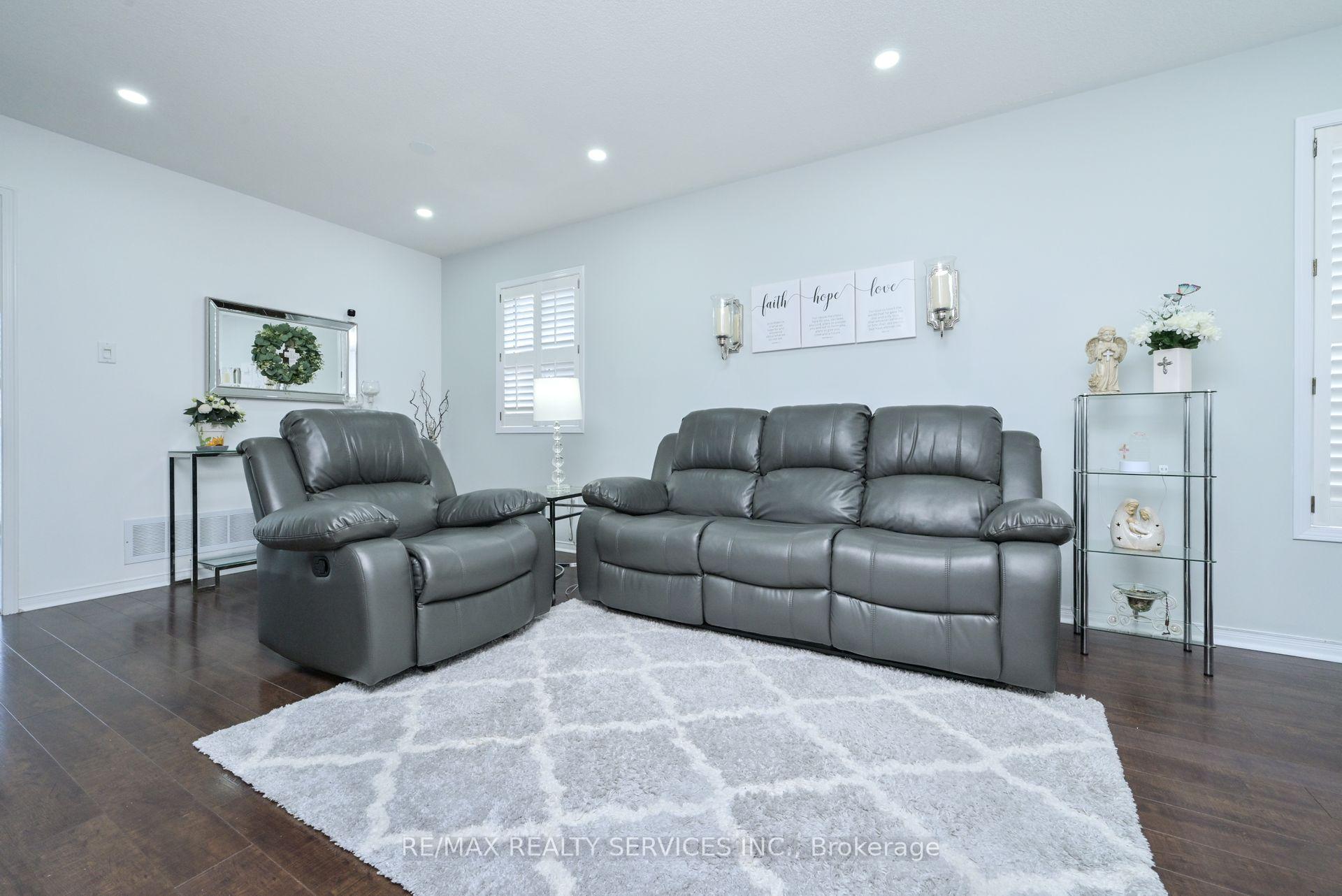 Photo 11 of 59 Springview Drive, Brampton, Brampton West — HOMEH