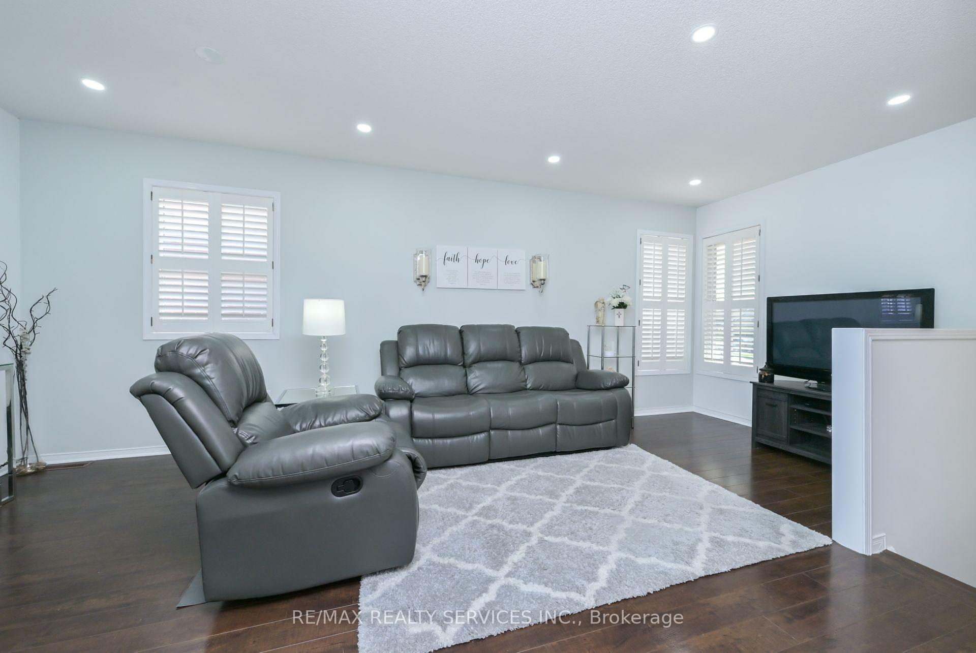 Photo 12 of 59 Springview Drive, Brampton, Brampton West — HOMEH