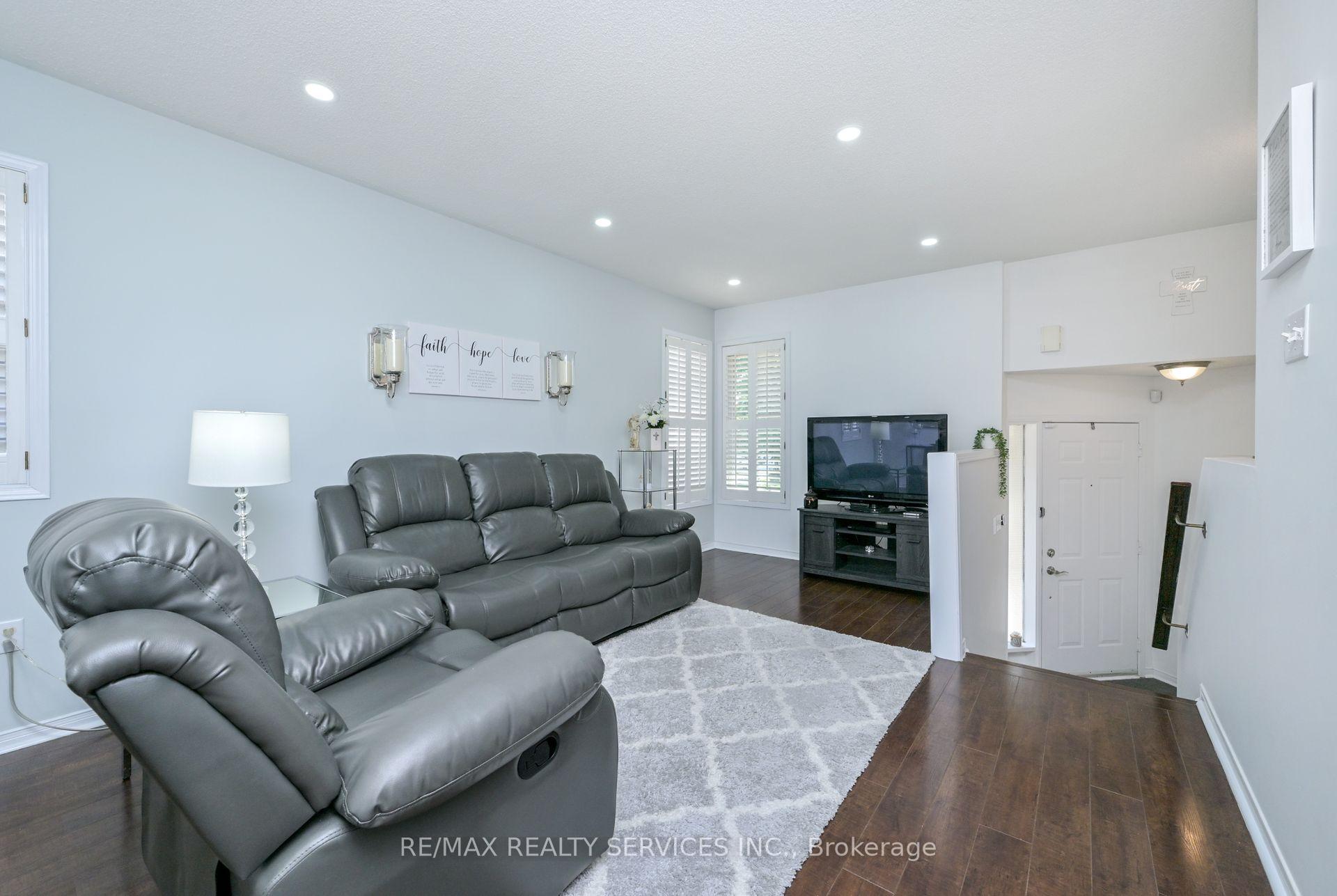 Photo 13 of 59 Springview Drive, Brampton, Brampton West — HOMEH