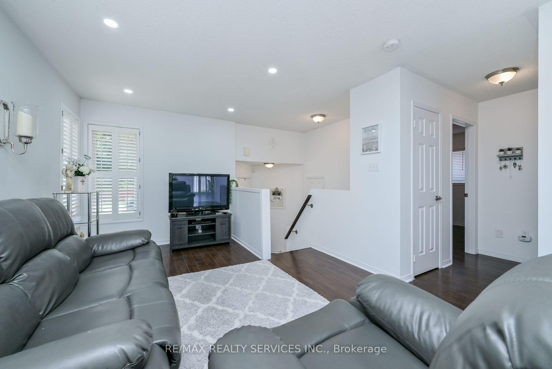 Photo 14 of 59 Springview Drive, Brampton, Brampton West — HOMEH