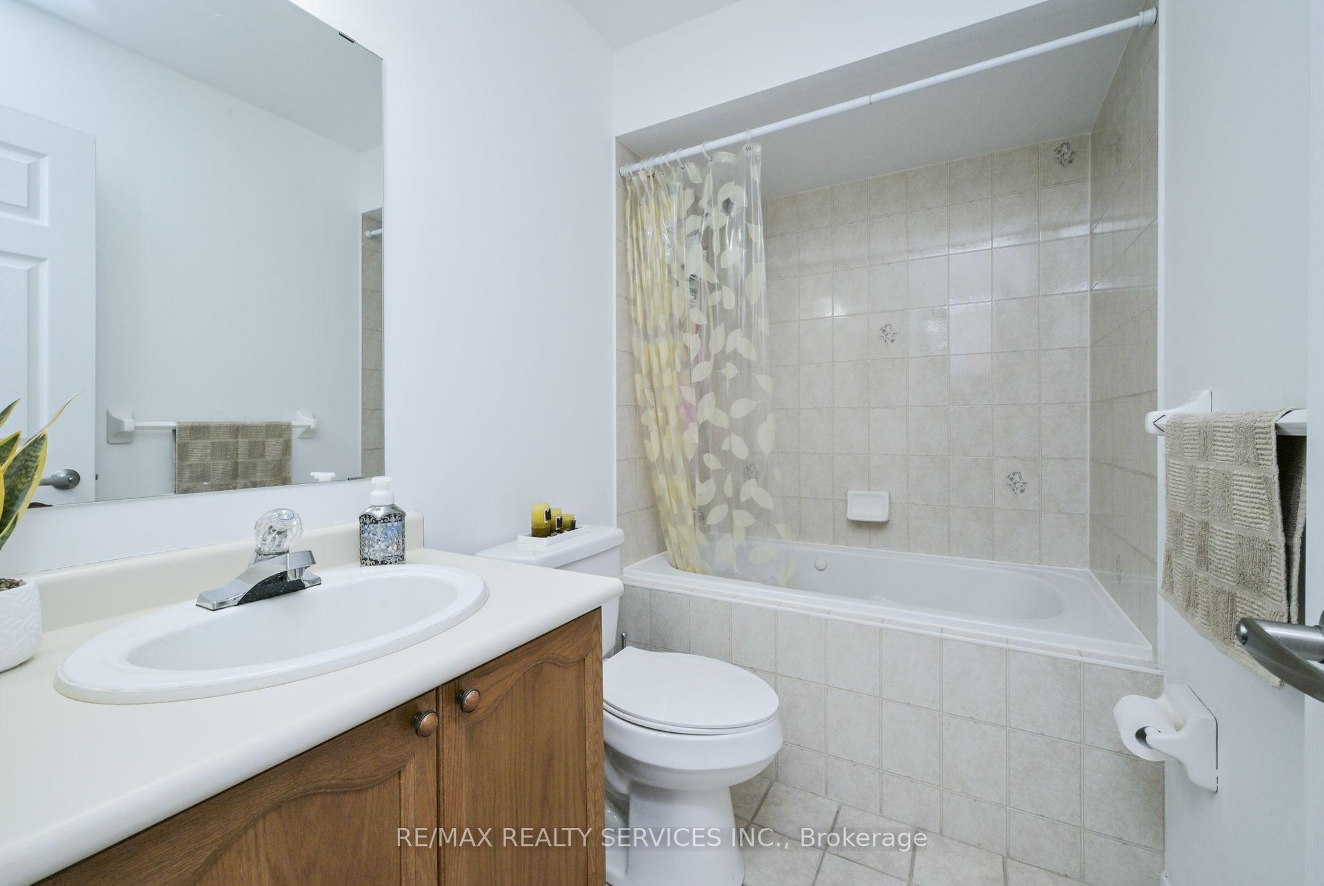 Photo 17 of 59 Springview Drive, Brampton, Brampton West — HOMEH