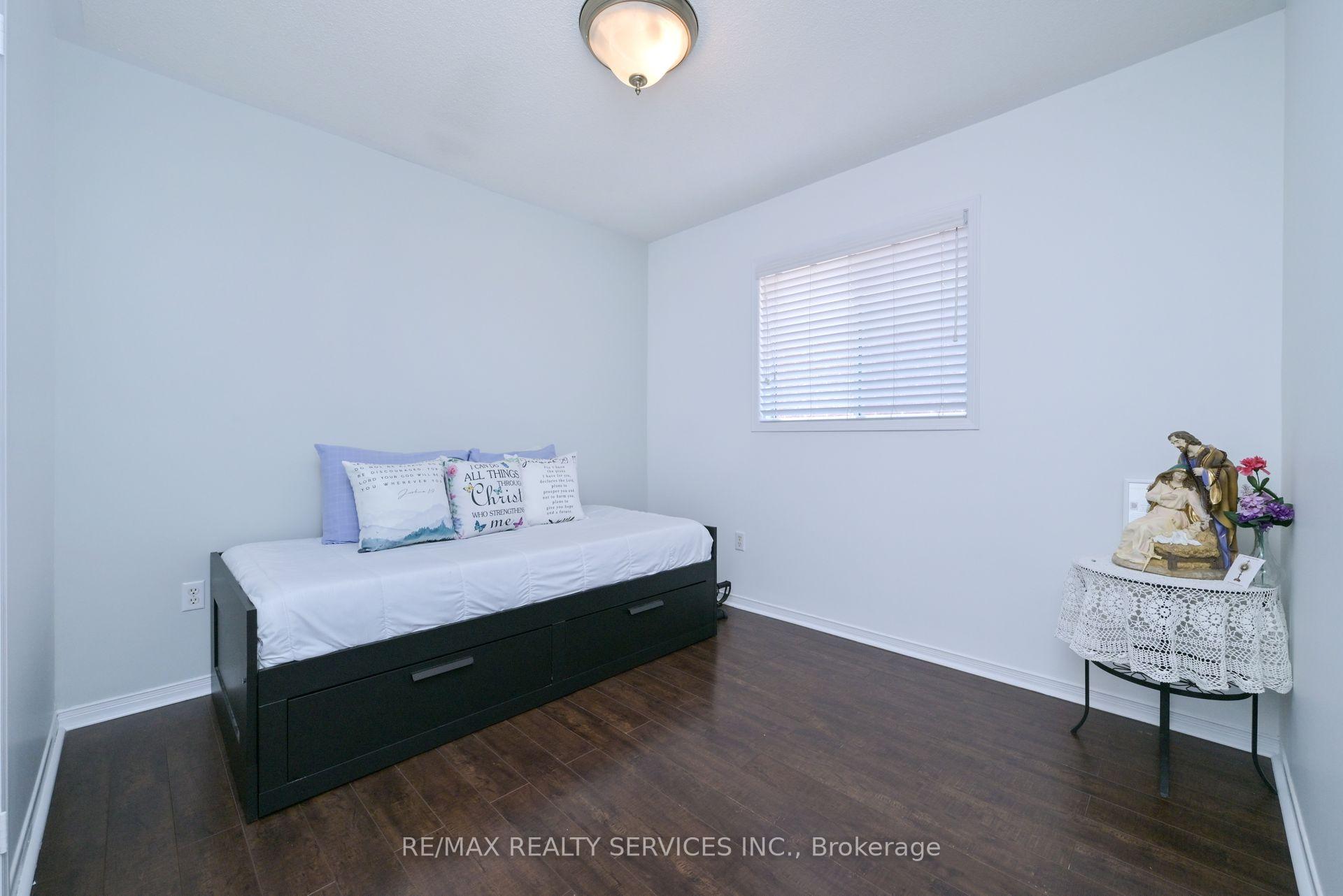 Photo 18 of 59 Springview Drive, Brampton, Brampton West — HOMEH