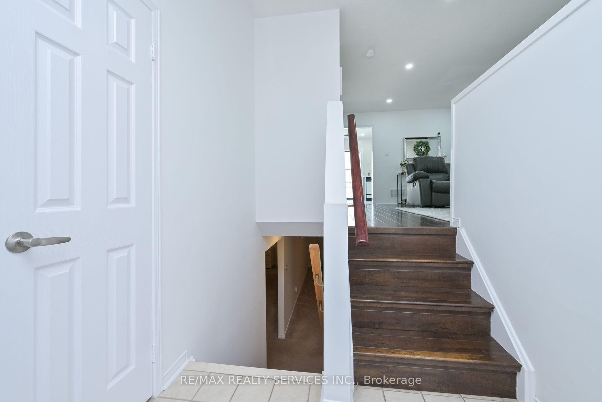 Photo 19 of 59 Springview Drive, Brampton, Brampton West — HOMEH