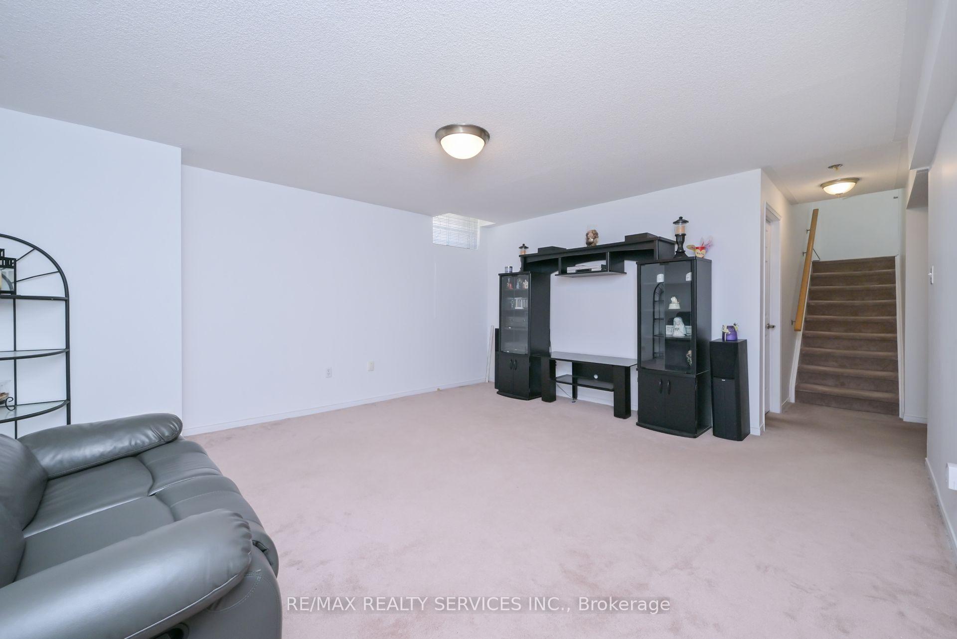 Photo 21 of 59 Springview Drive, Brampton, Brampton West — HOMEH