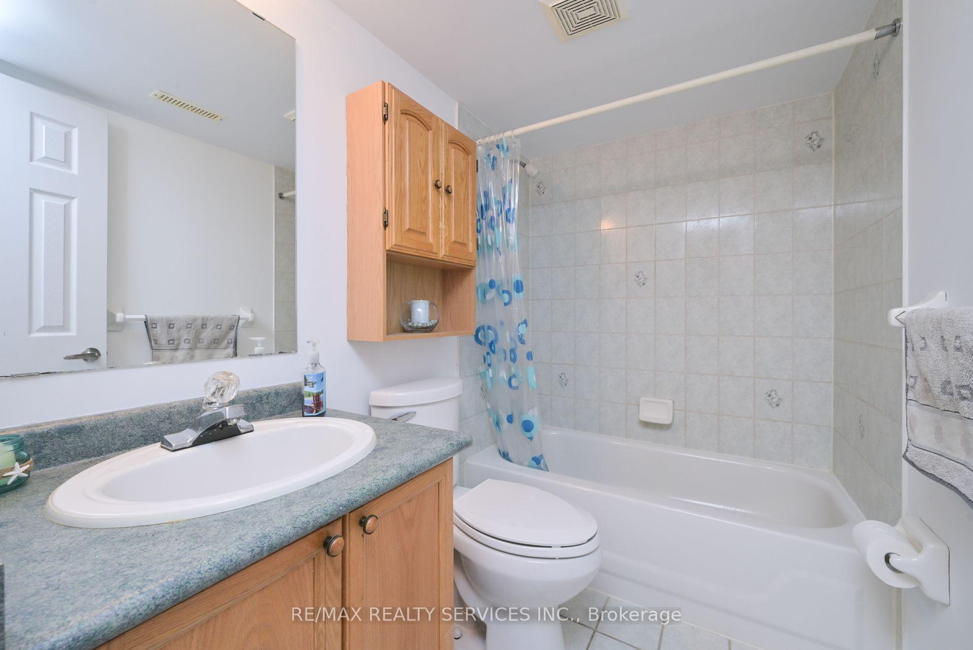 Photo 23 of 59 Springview Drive, Brampton, Brampton West — HOMEH