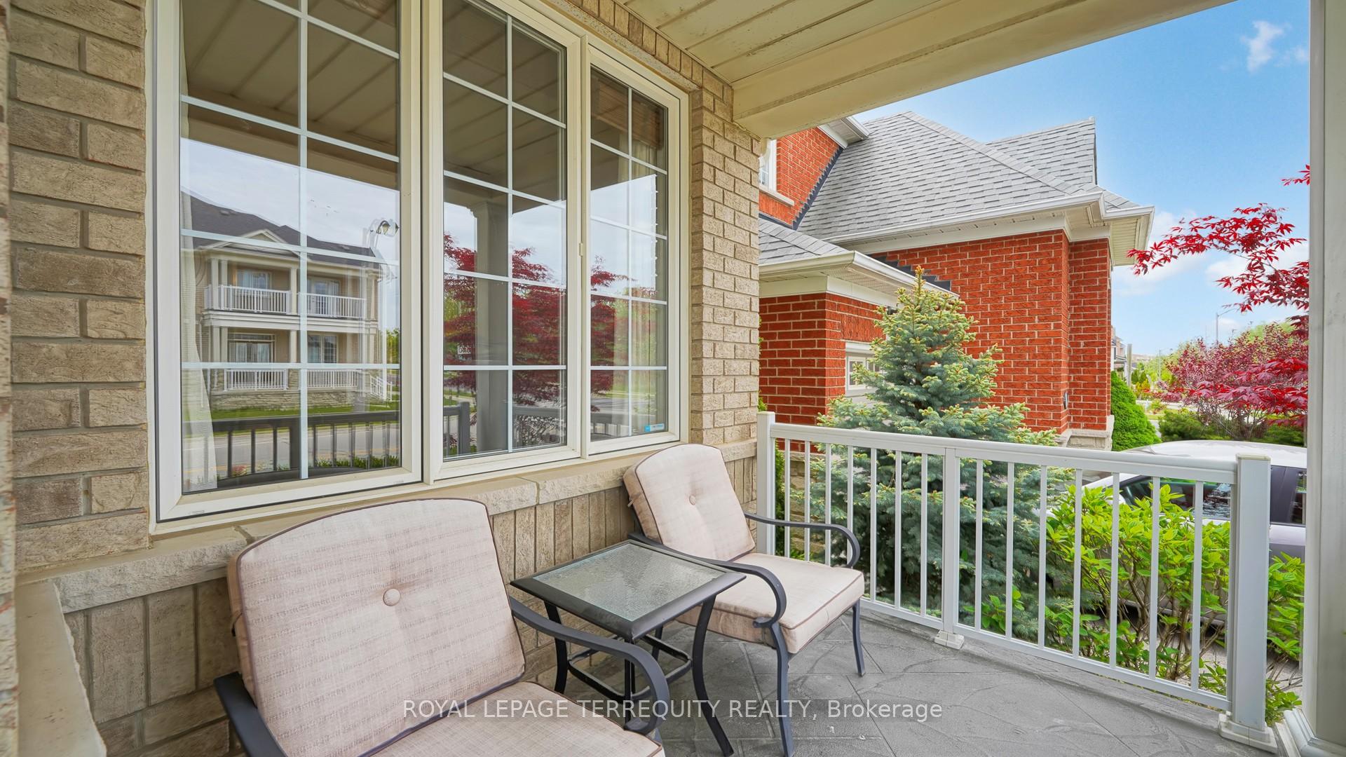 Photo 2 of 69 Vine Cliff Boulevard, Markham, Victoria Manor-Jennings Gate — HOMEH