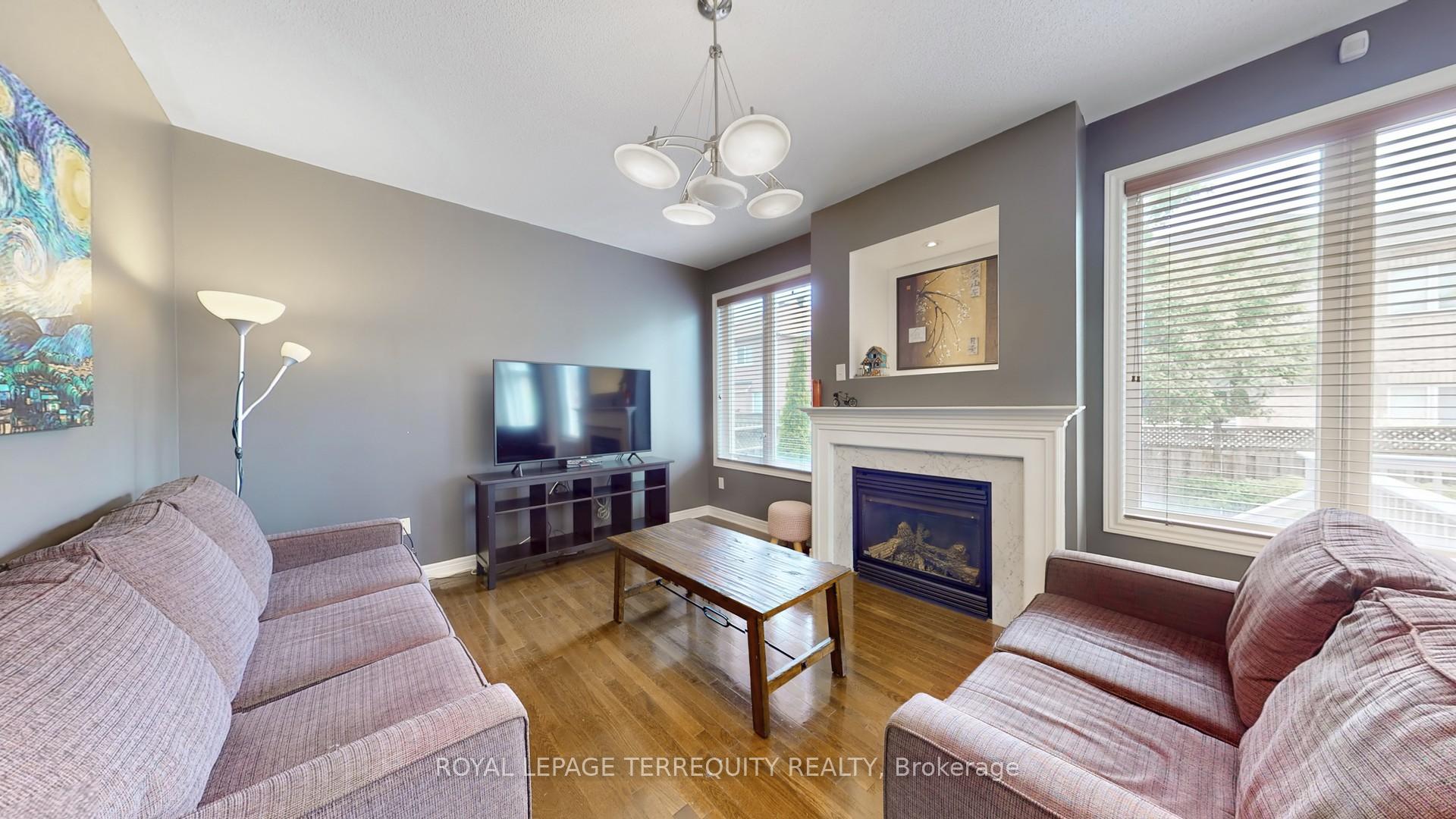 Photo 3 of 69 Vine Cliff Boulevard, Markham, Victoria Manor-Jennings Gate — HOMEH