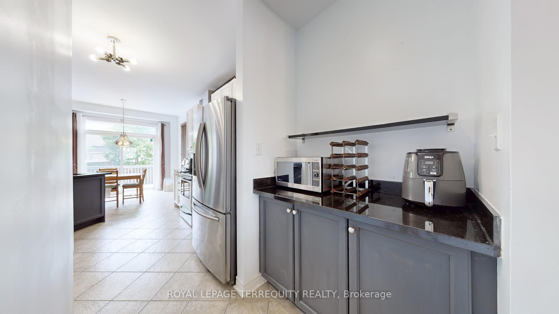 Photo 10 of 69 Vine Cliff Boulevard, Markham, Victoria Manor-Jennings Gate — HOMEH