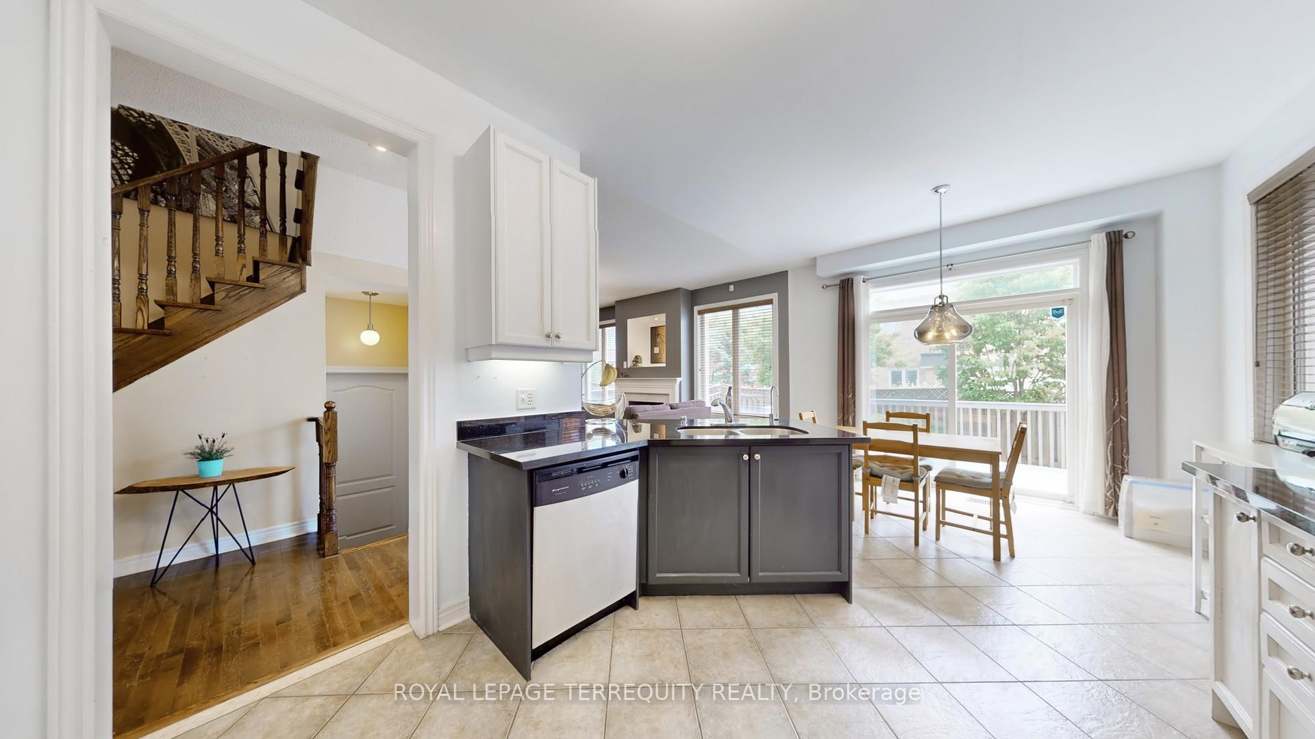 Photo 13 of 69 Vine Cliff Boulevard, Markham, Victoria Manor-Jennings Gate — HOMEH
