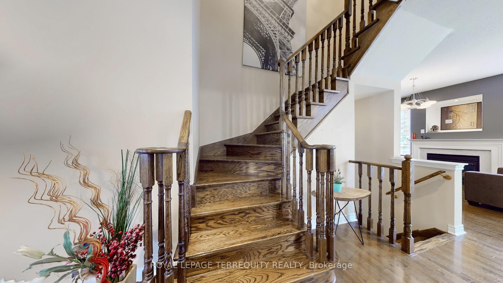Photo 22 of 69 Vine Cliff Boulevard, Markham, Victoria Manor-Jennings Gate — HOMEH