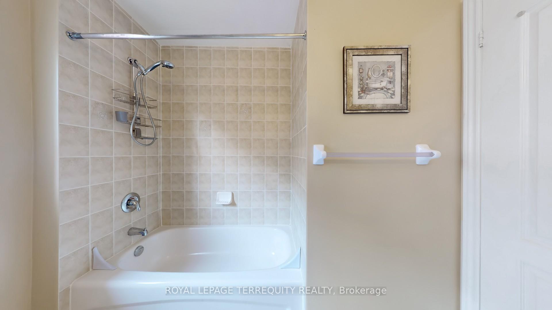 Photo 37 of 69 Vine Cliff Boulevard, Markham, Victoria Manor-Jennings Gate — HOMEH