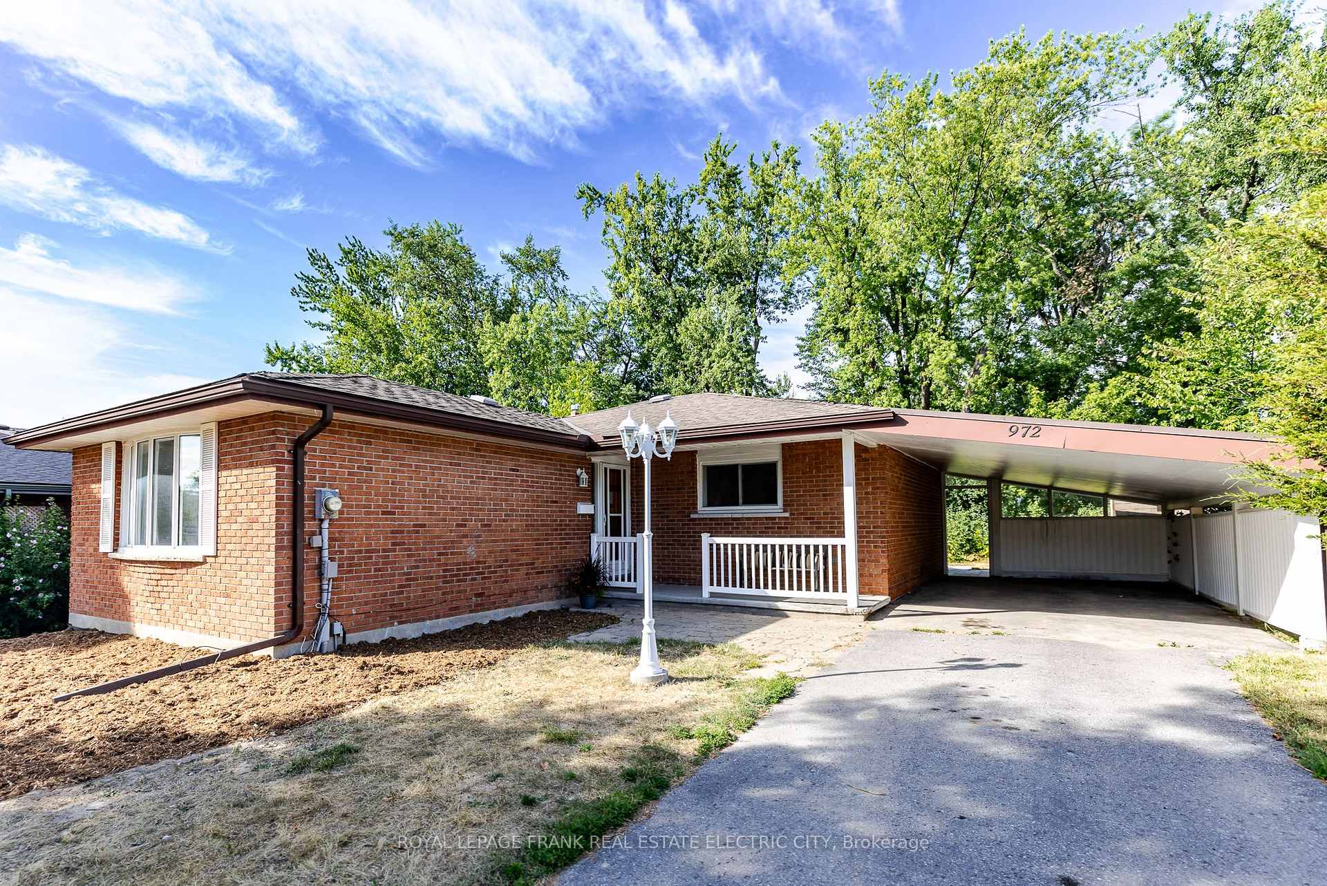 Photo 2 of 972 Southlawn Drive, Peterborough, Ashburnham Ward 4 — HOMEH
