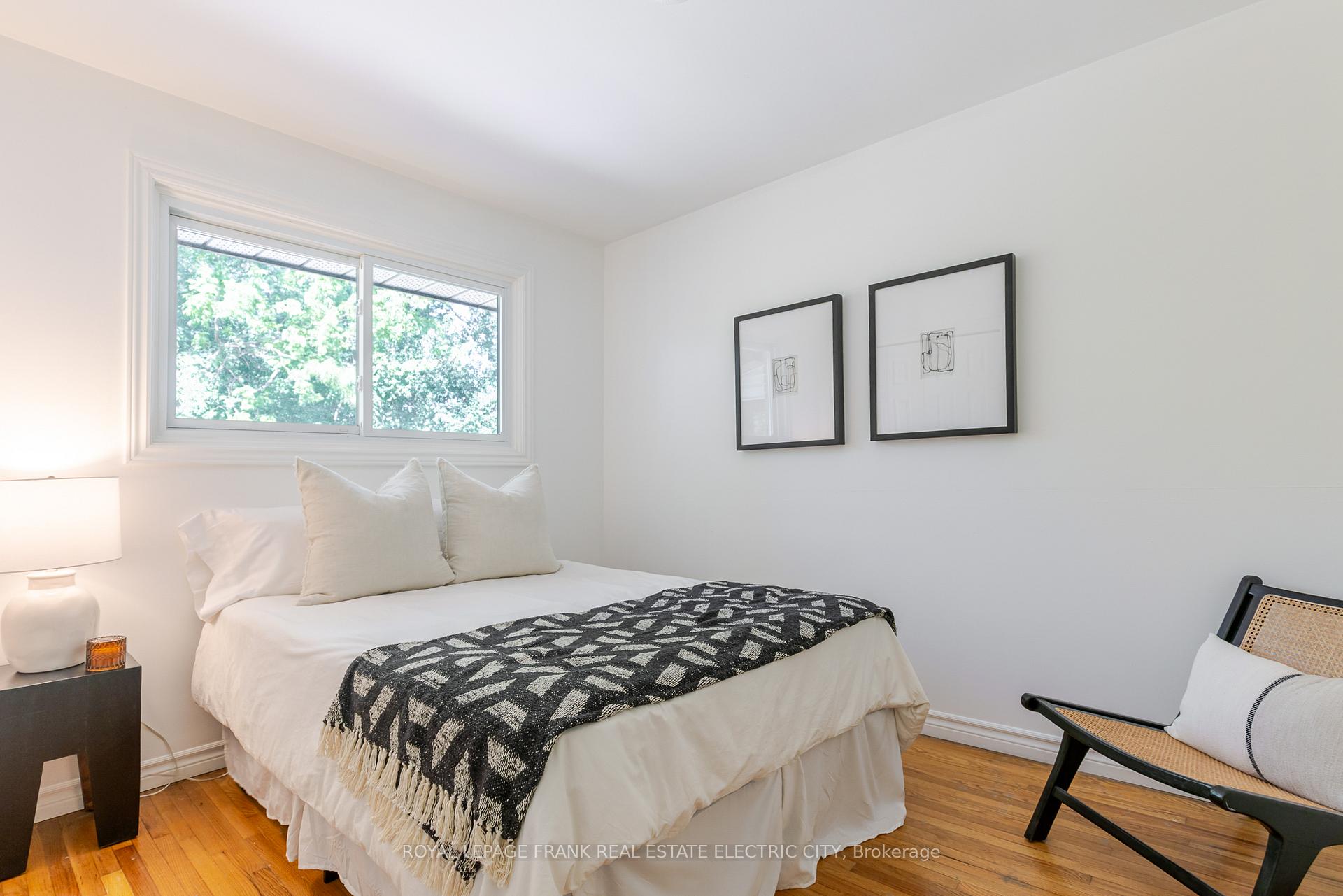 Photo 24 of 972 Southlawn Drive, Peterborough, Ashburnham Ward 4 — HOMEH