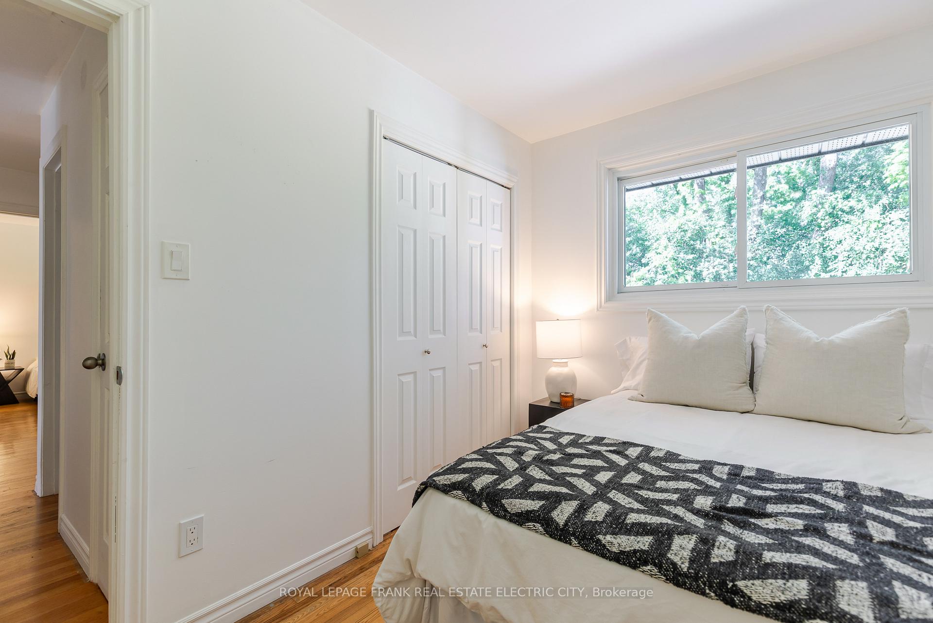 Photo 26 of 972 Southlawn Drive, Peterborough, Ashburnham Ward 4 — HOMEH