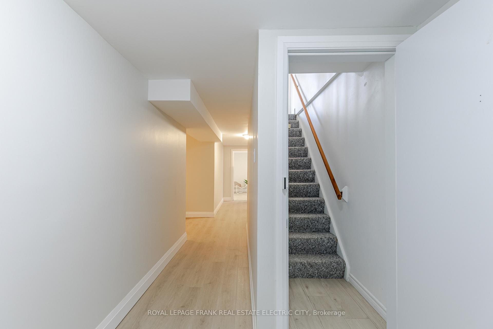 Photo 33 of 972 Southlawn Drive, Peterborough, Ashburnham Ward 4 — HOMEH