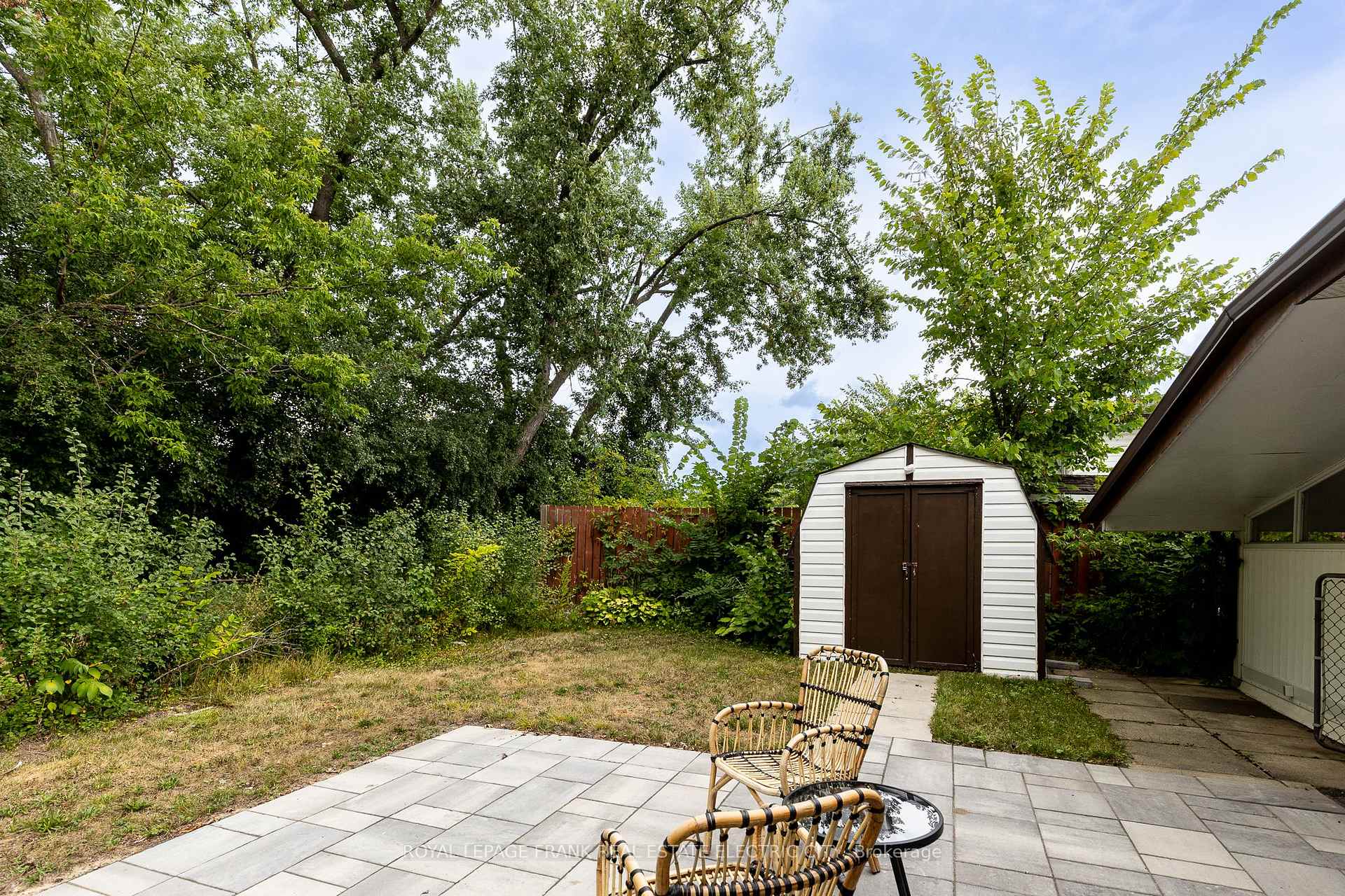 Photo 50 of 972 Southlawn Drive, Peterborough, Ashburnham Ward 4 — HOMEH