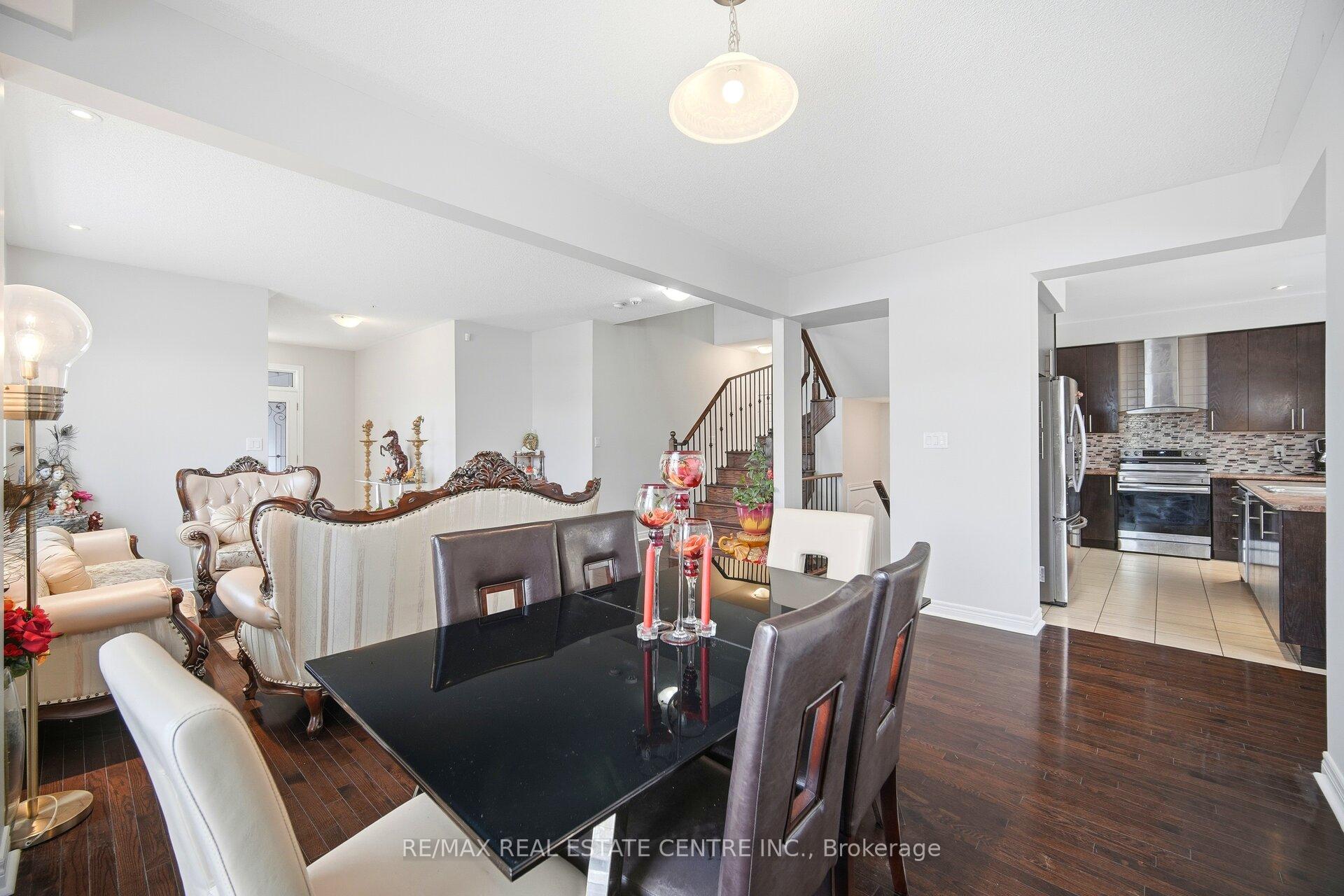 Photo 7 of 38 Lightcatcher Circle, Brampton, Bram East — HOMEH