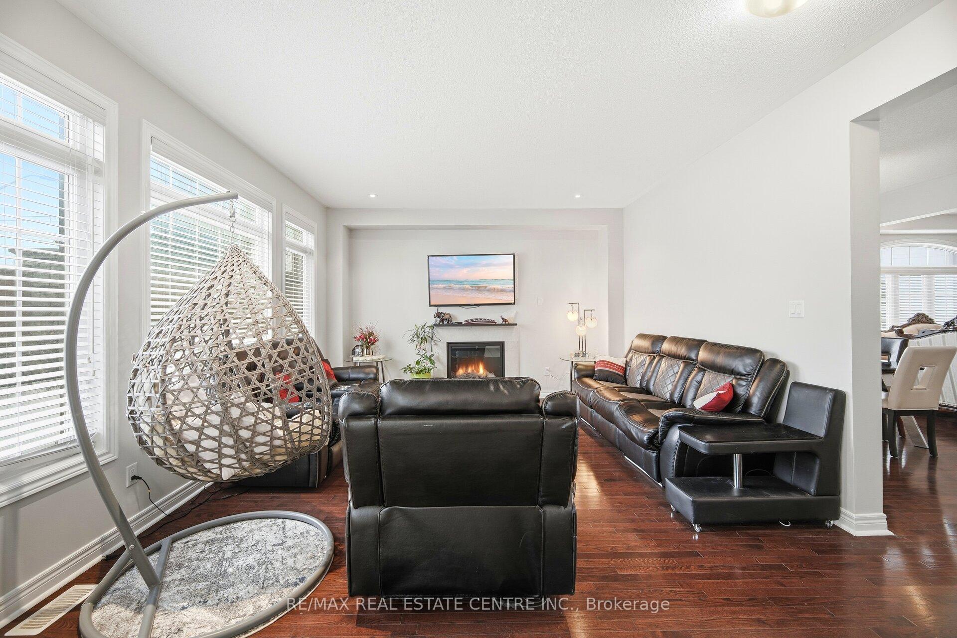 Photo 10 of 38 Lightcatcher Circle, Brampton, Bram East — HOMEH