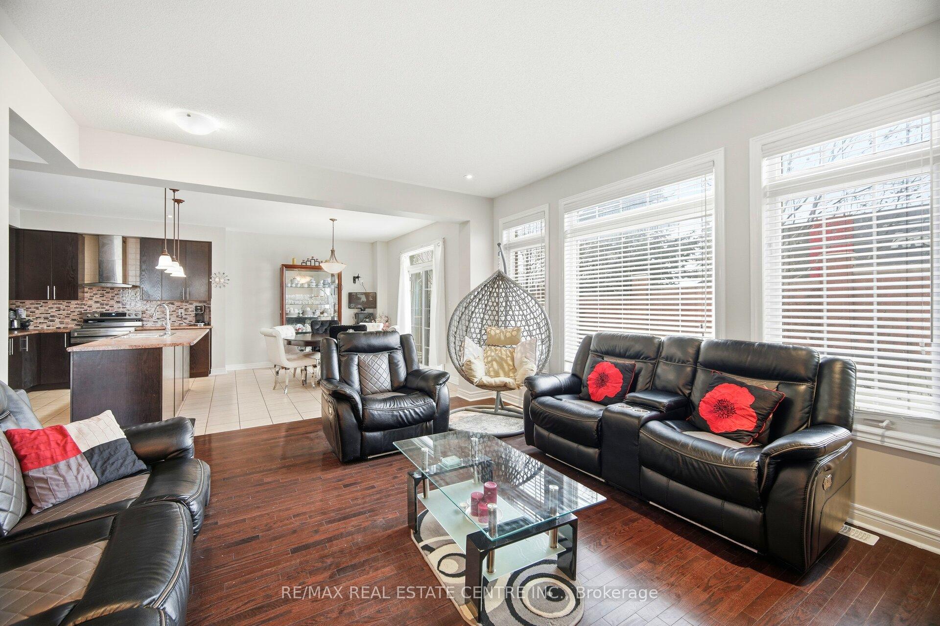 Photo 13 of 38 Lightcatcher Circle, Brampton, Bram East — HOMEH