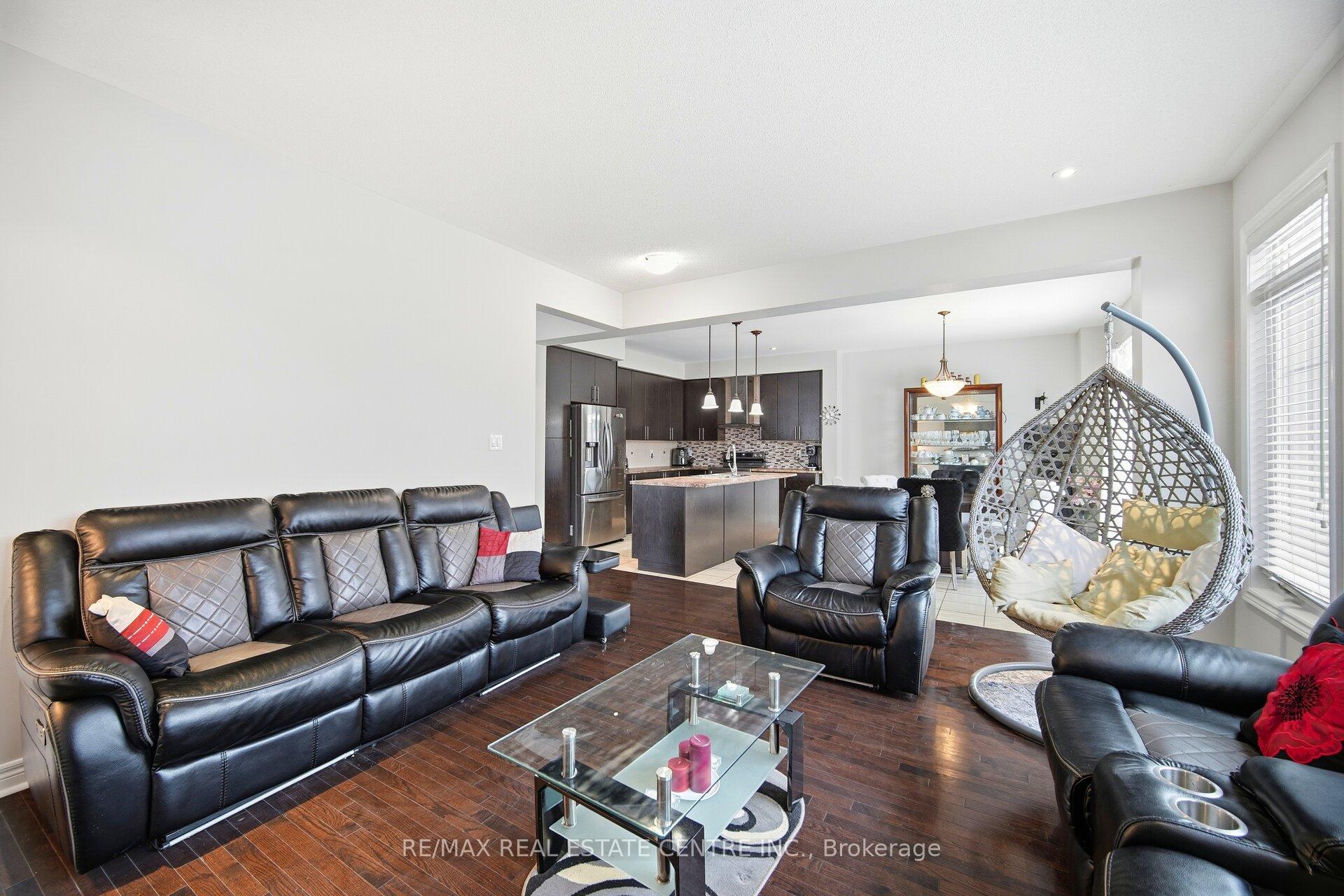 Photo 14 of 38 Lightcatcher Circle, Brampton, Bram East — HOMEH