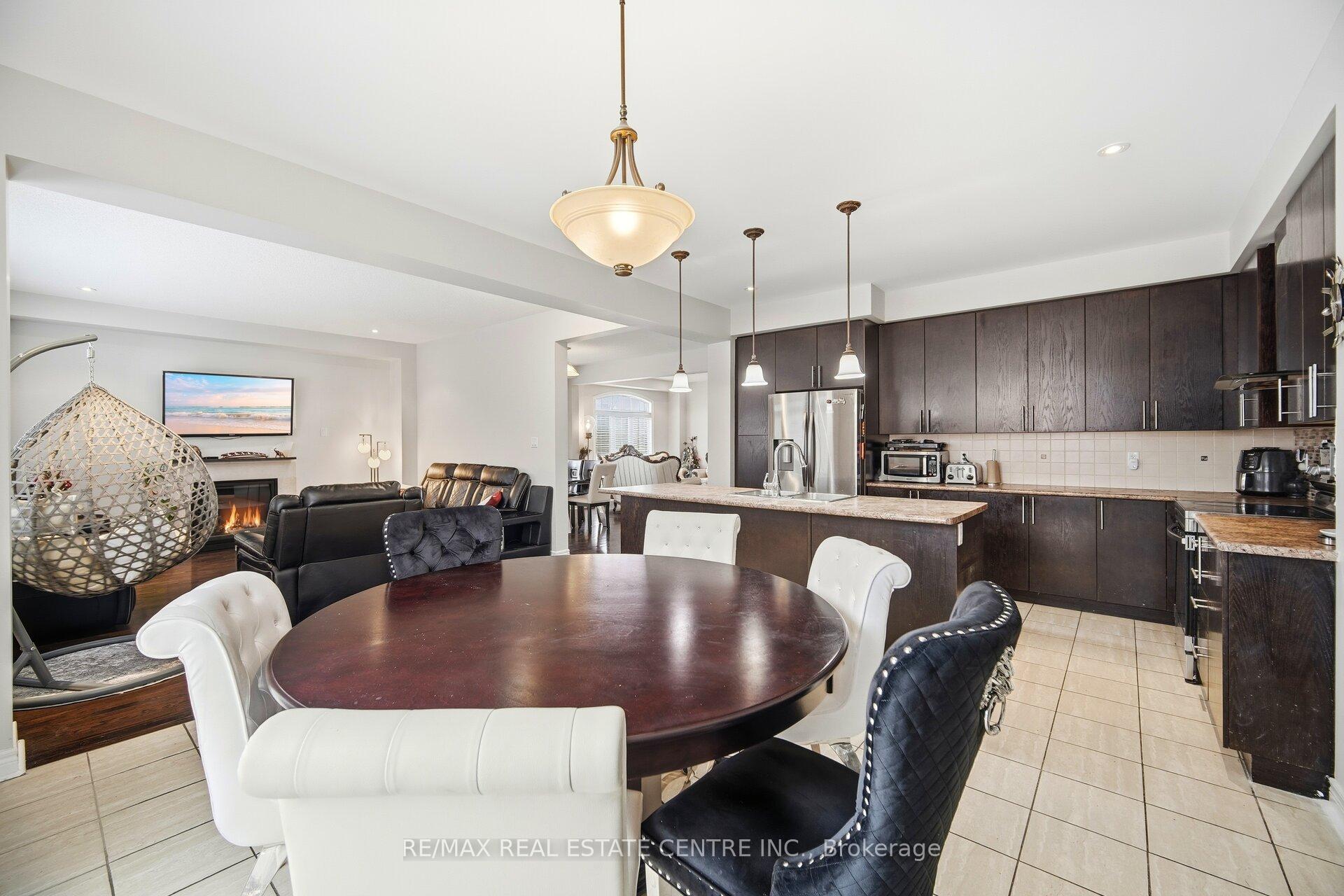 Photo 17 of 38 Lightcatcher Circle, Brampton, Bram East — HOMEH