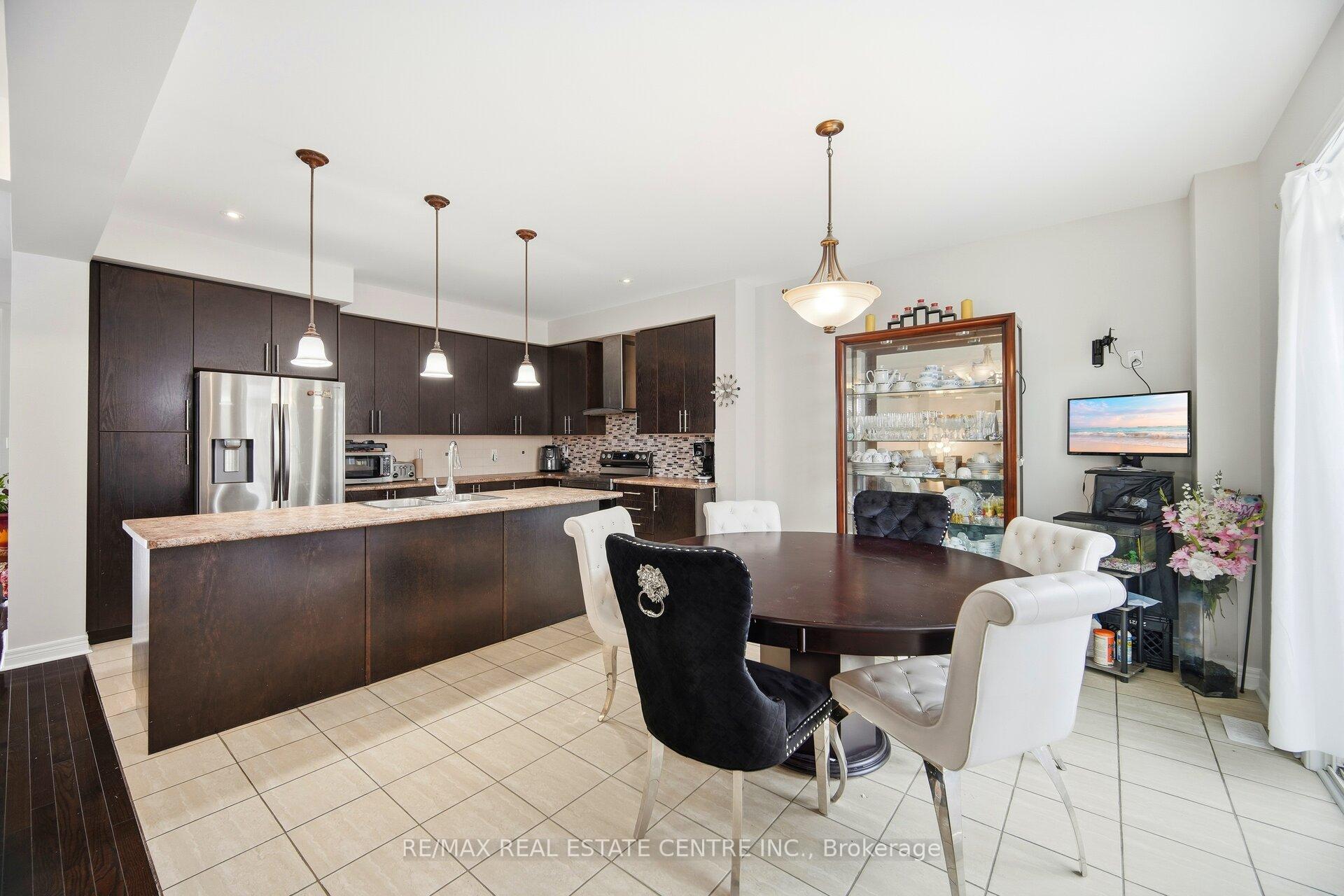 Photo 18 of 38 Lightcatcher Circle, Brampton, Bram East — HOMEH