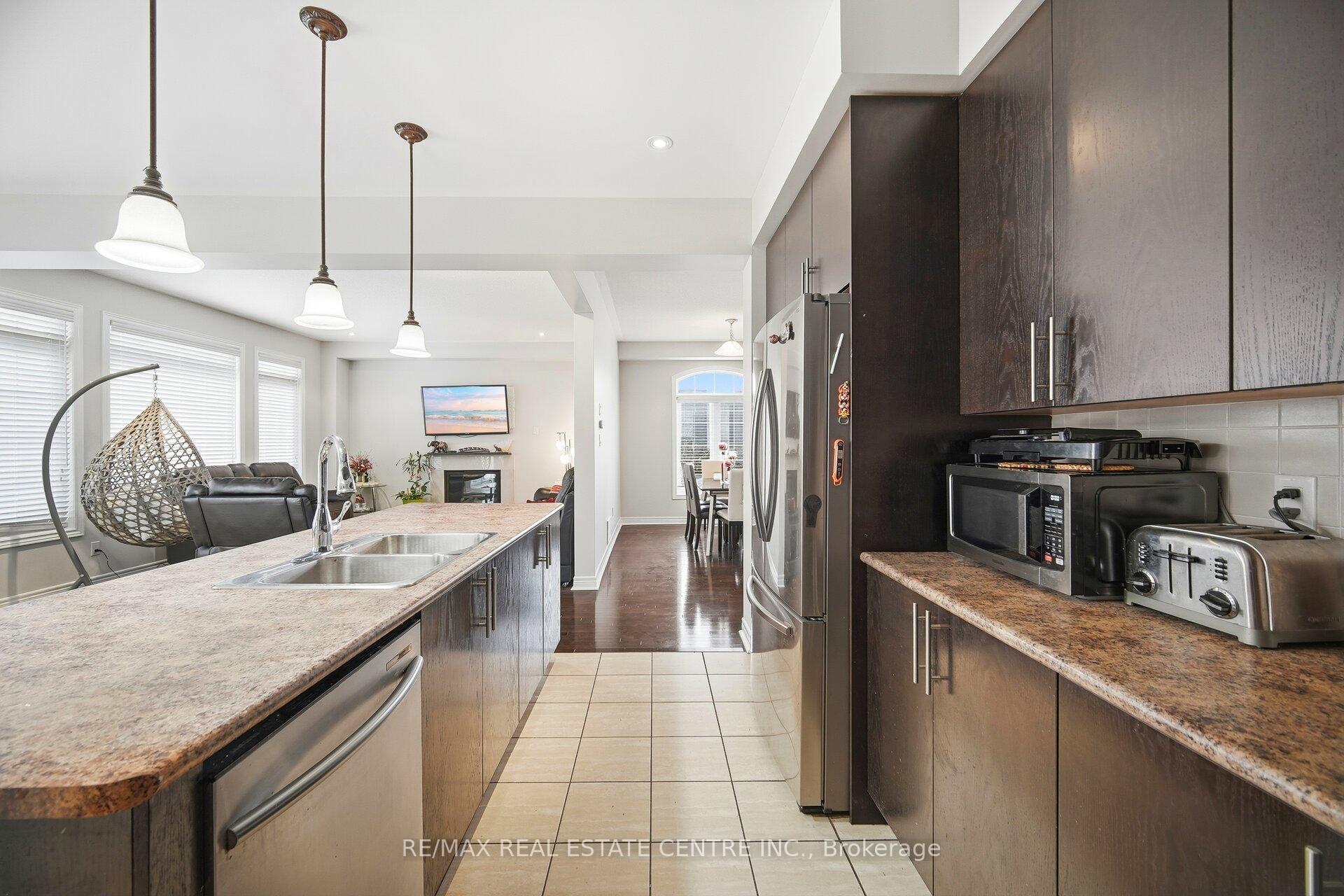Photo 22 of 38 Lightcatcher Circle, Brampton, Bram East — HOMEH
