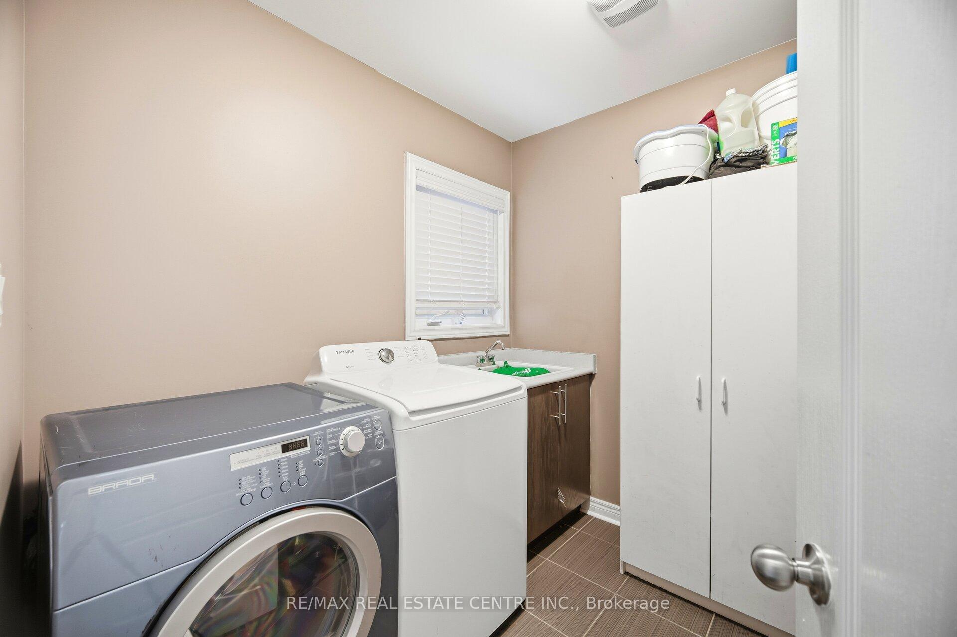 Photo 24 of 38 Lightcatcher Circle, Brampton, Bram East — HOMEH