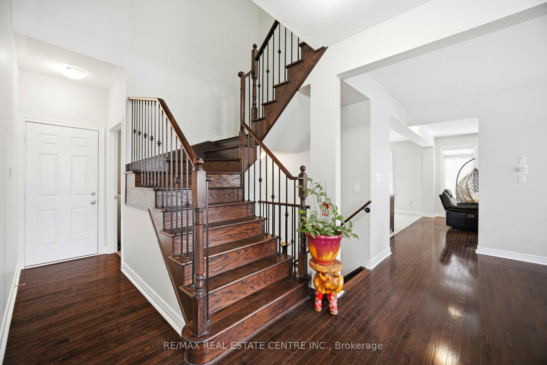 Photo 25 of 38 Lightcatcher Circle, Brampton, Bram East — HOMEH