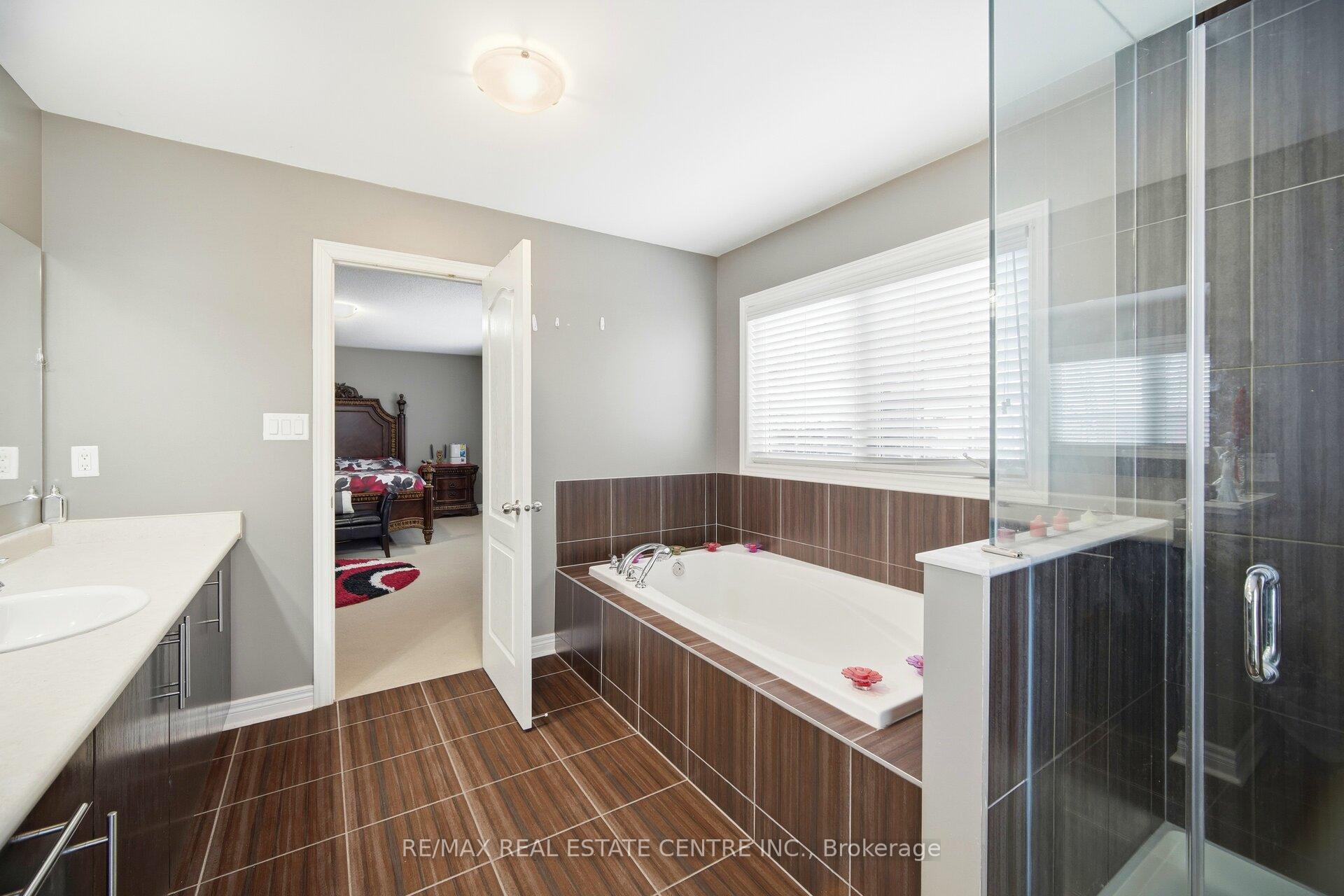 Photo 29 of 38 Lightcatcher Circle, Brampton, Bram East — HOMEH