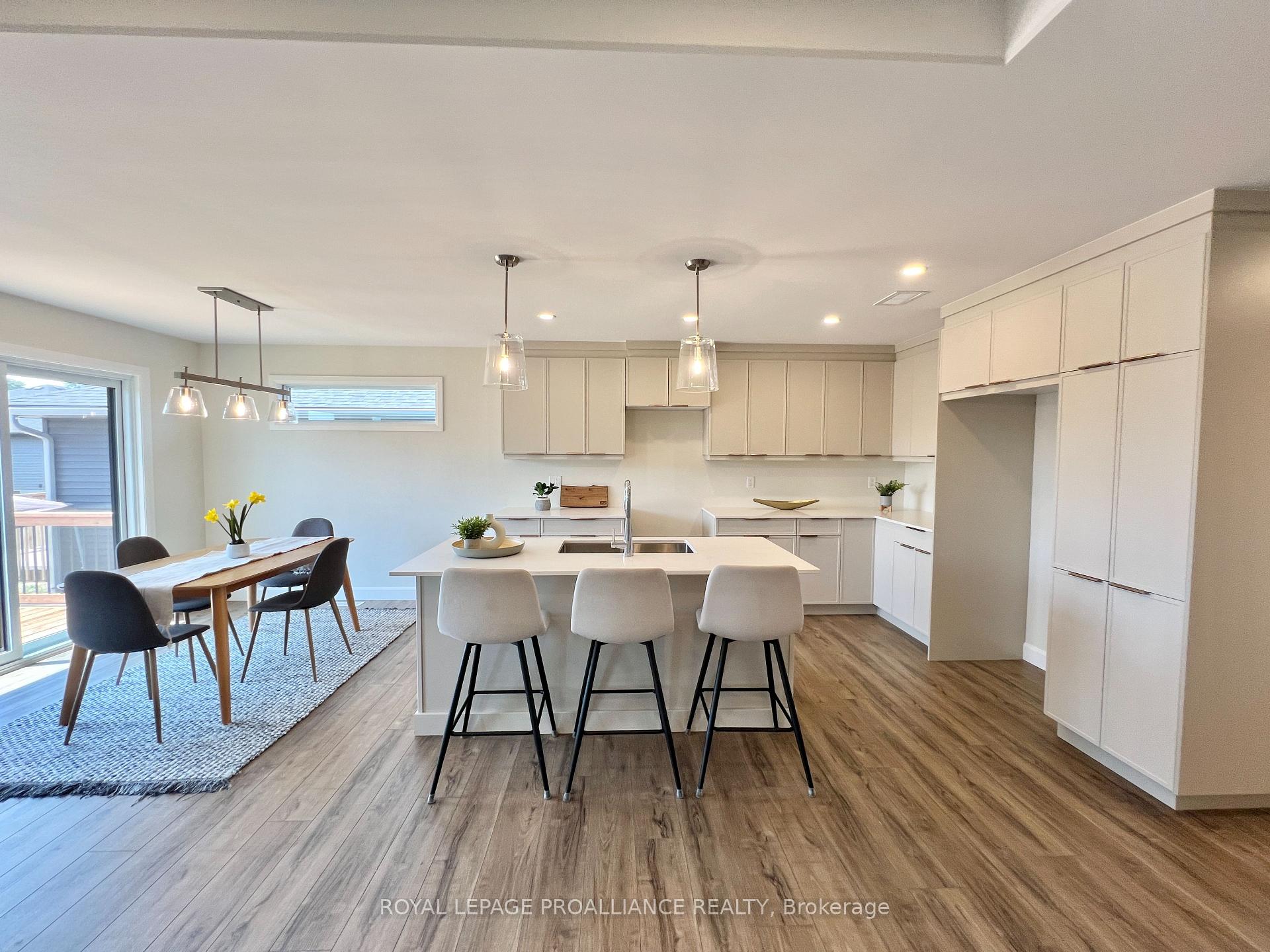 Photo 7 of 6 Horton Court, Belleville, Belleville Ward — HOMEH