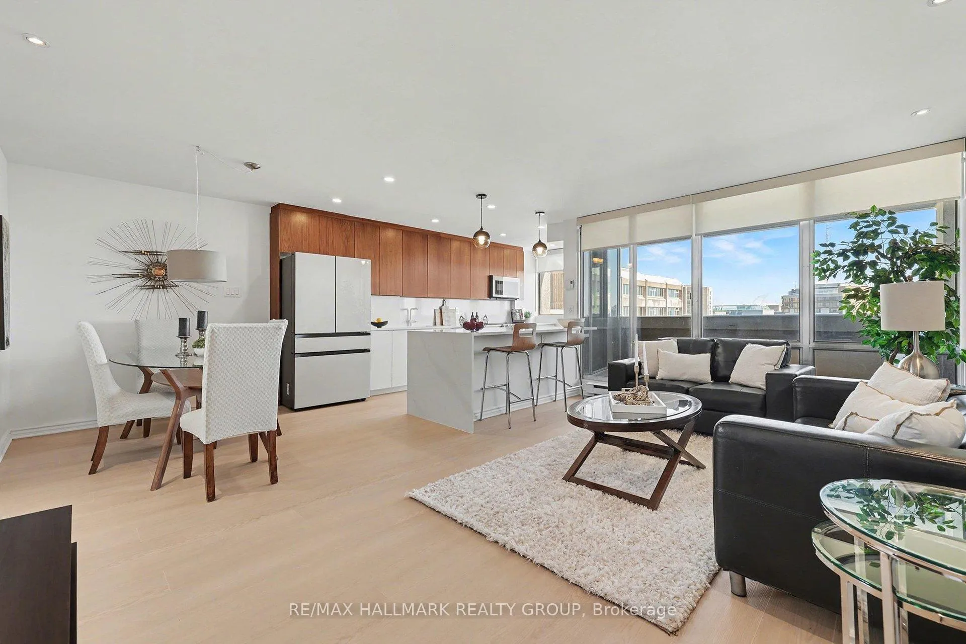 Photo 1 of Unit PH2, 530 Laurier Avenue W, Ottawa, Ottawa Centre — HOMEH