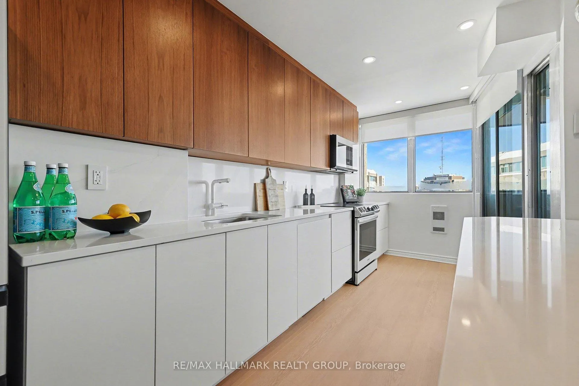 Photo 14 of Unit PH2, 530 Laurier Avenue W, Ottawa, Ottawa Centre — HOMEH