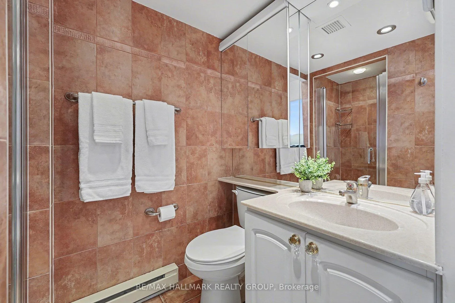 Photo 18 of Unit PH2, 530 Laurier Avenue W, Ottawa, Ottawa Centre — HOMEH