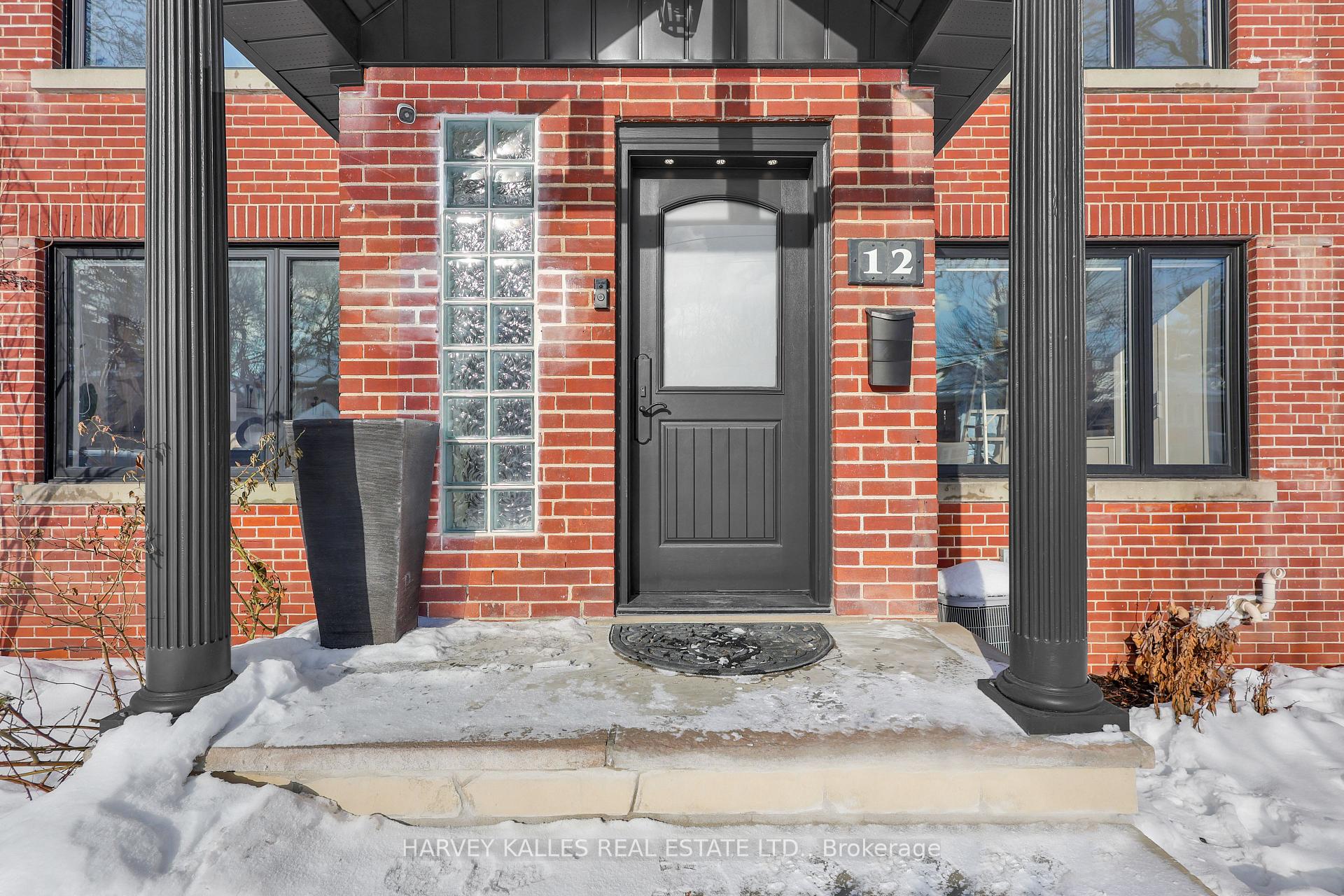 Photo 2 of 12 Armour Boulevard, Toronto, Bedford Park-Nortown — HOMEH