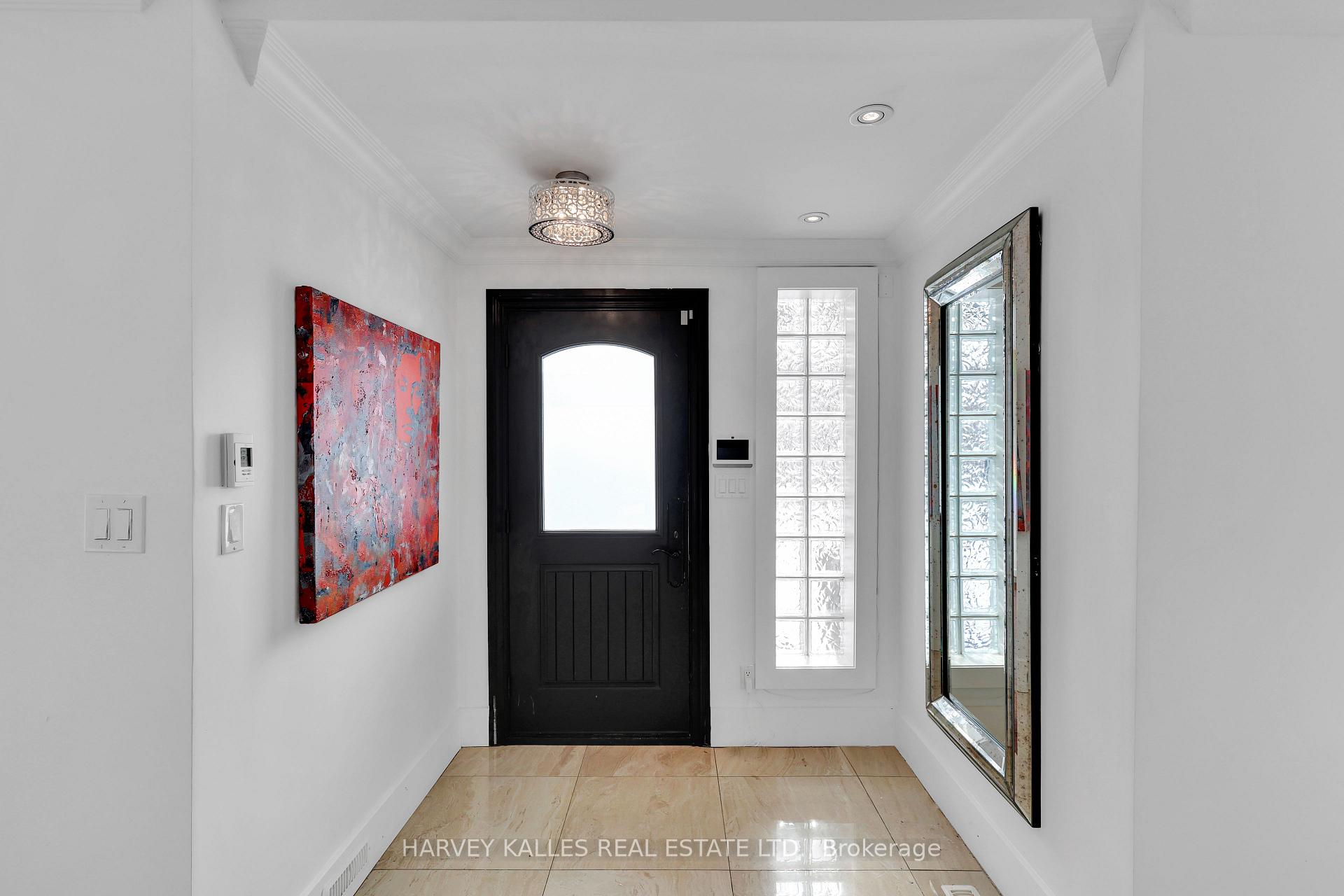 Photo 3 of 12 Armour Boulevard, Toronto, Bedford Park-Nortown — HOMEH