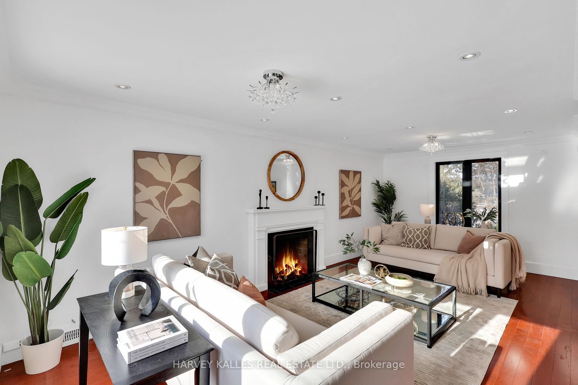 Photo 8 of 12 Armour Boulevard, Toronto, Bedford Park-Nortown — HOMEH