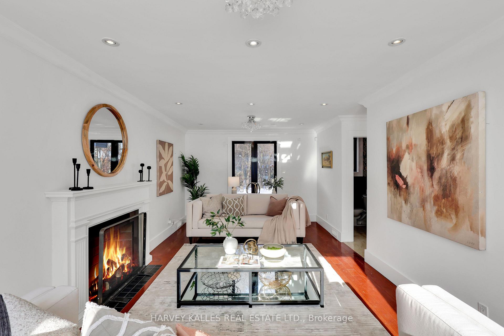 Photo 10 of 12 Armour Boulevard, Toronto, Bedford Park-Nortown — HOMEH