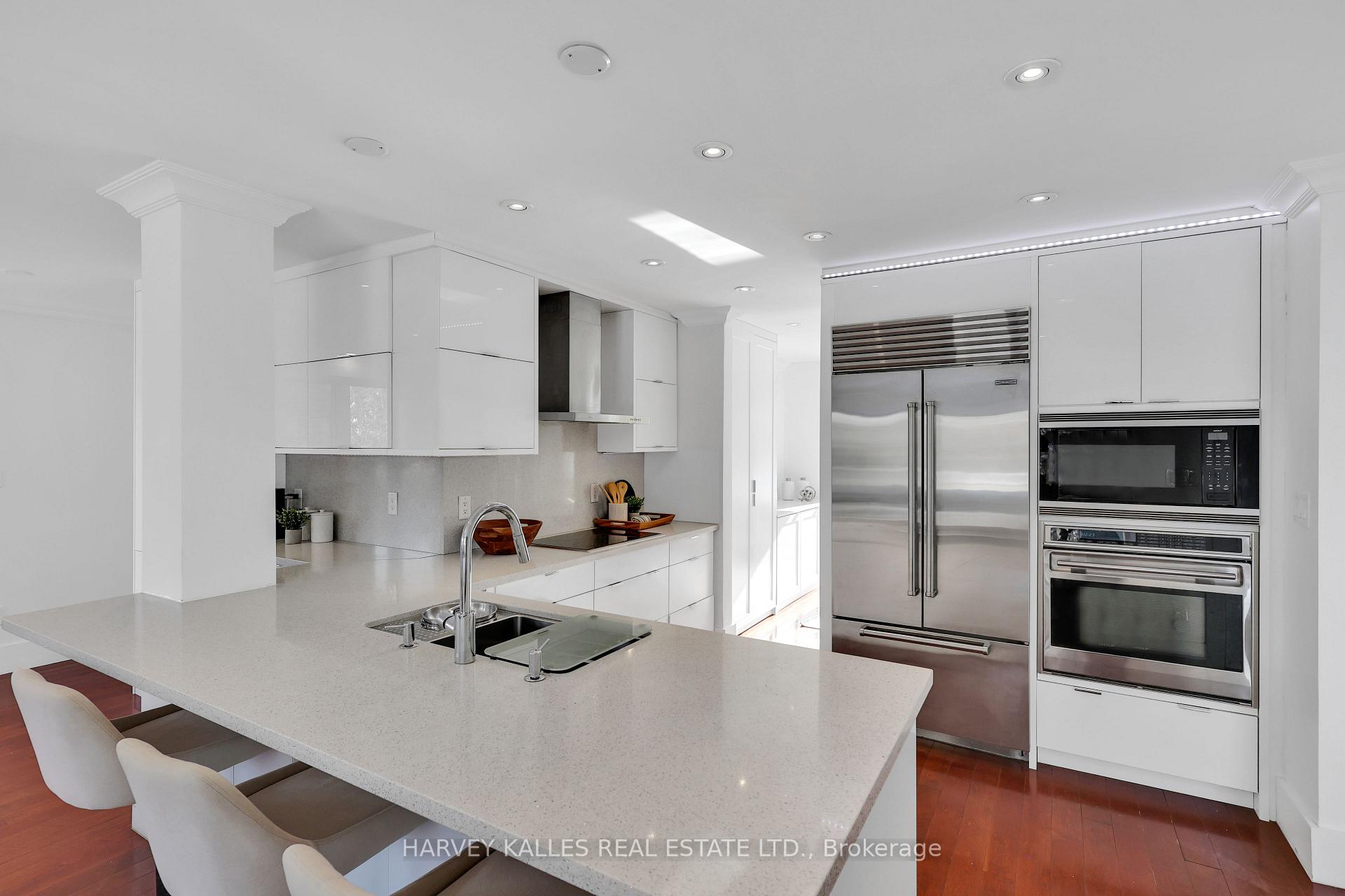 Photo 13 of 12 Armour Boulevard, Toronto, Bedford Park-Nortown — HOMEH