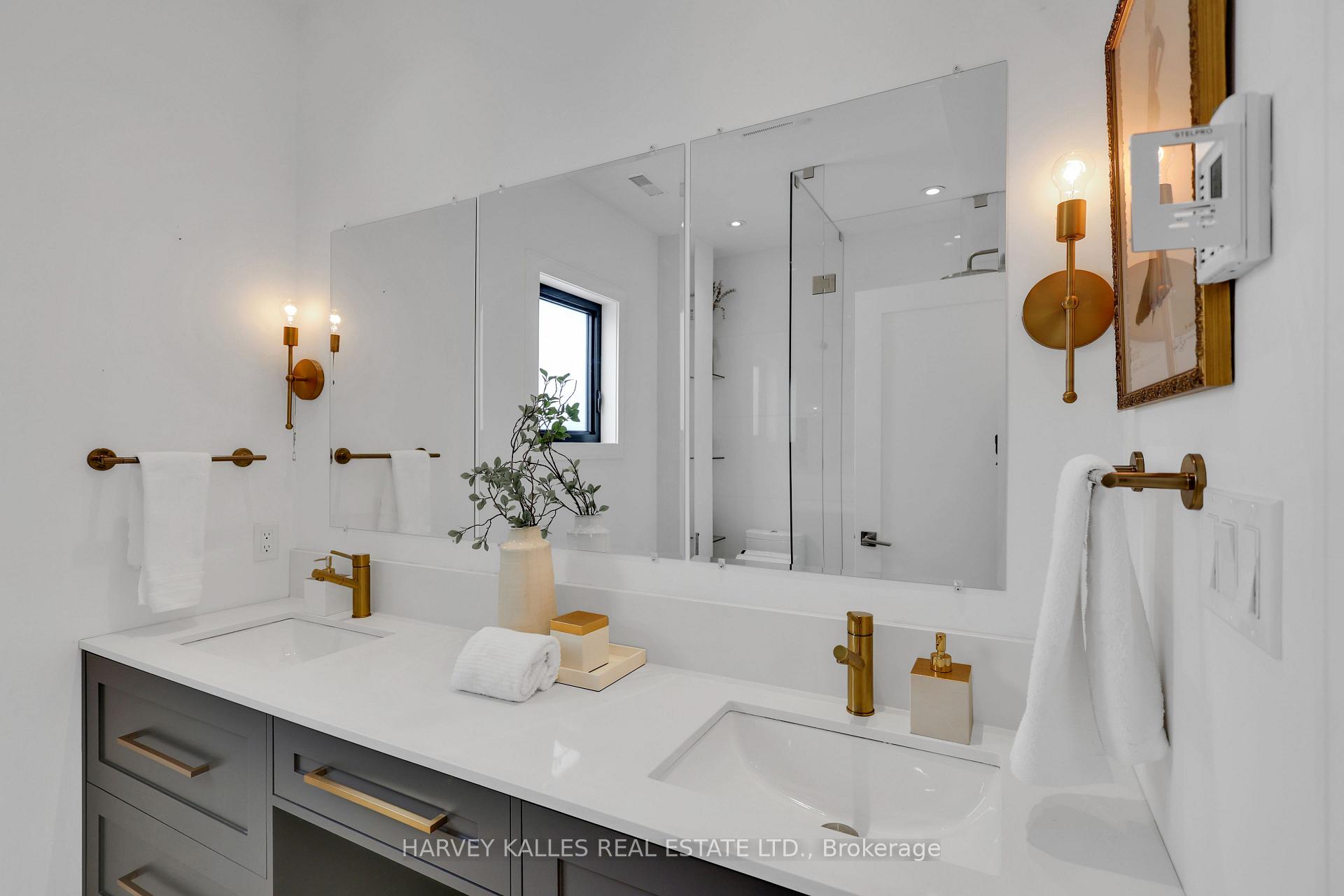 Photo 24 of 12 Armour Boulevard, Toronto, Bedford Park-Nortown — HOMEH