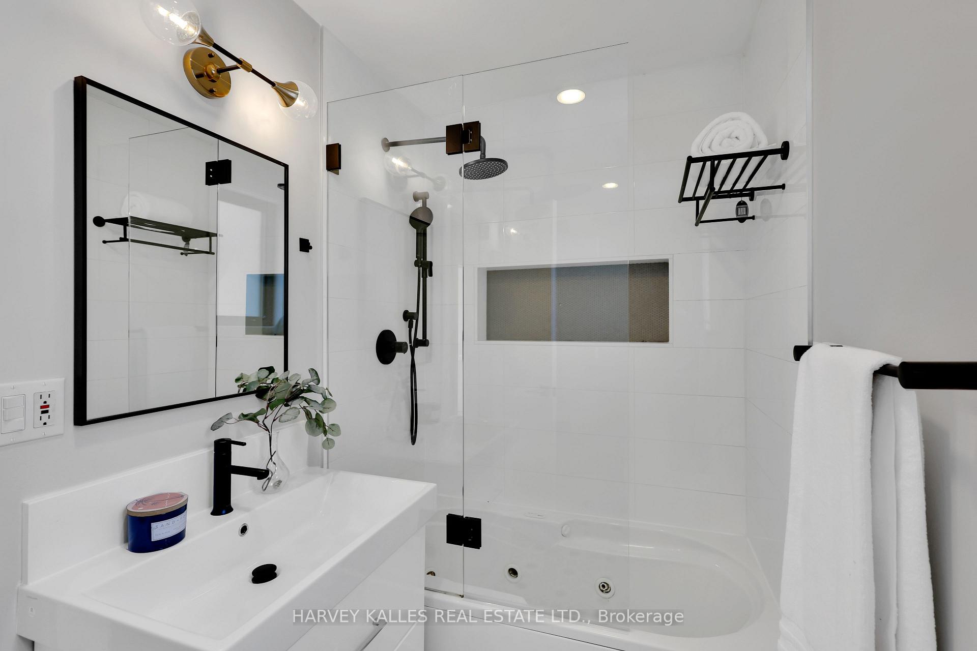 Photo 30 of 12 Armour Boulevard, Toronto, Bedford Park-Nortown — HOMEH